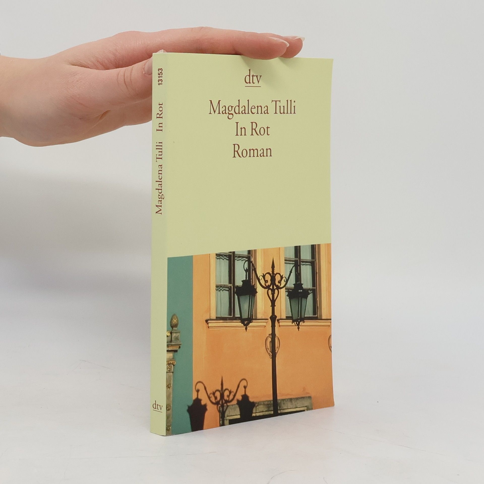 Magdalena Tulli In Rot