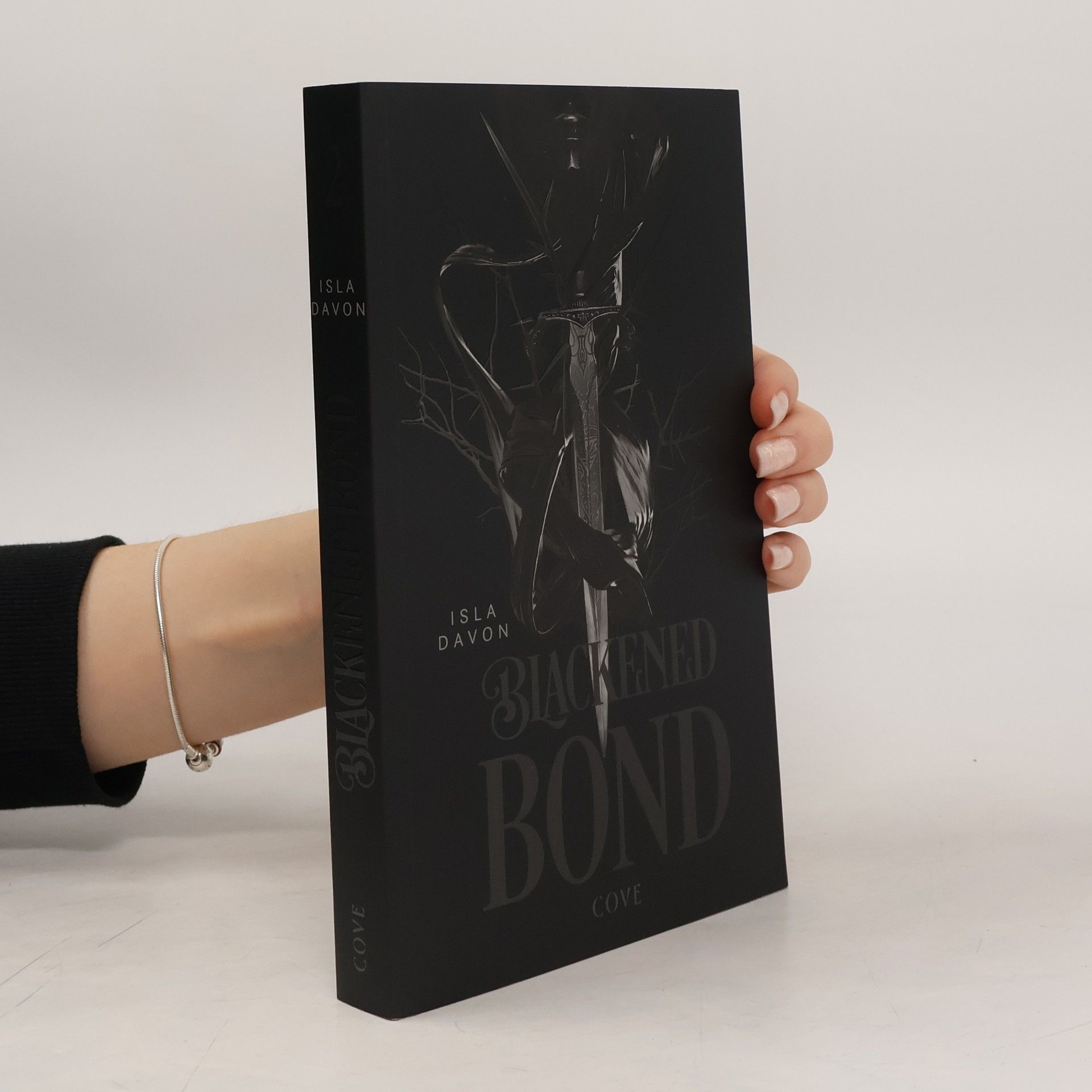 Blackened Blade 2: A Blackened Bond