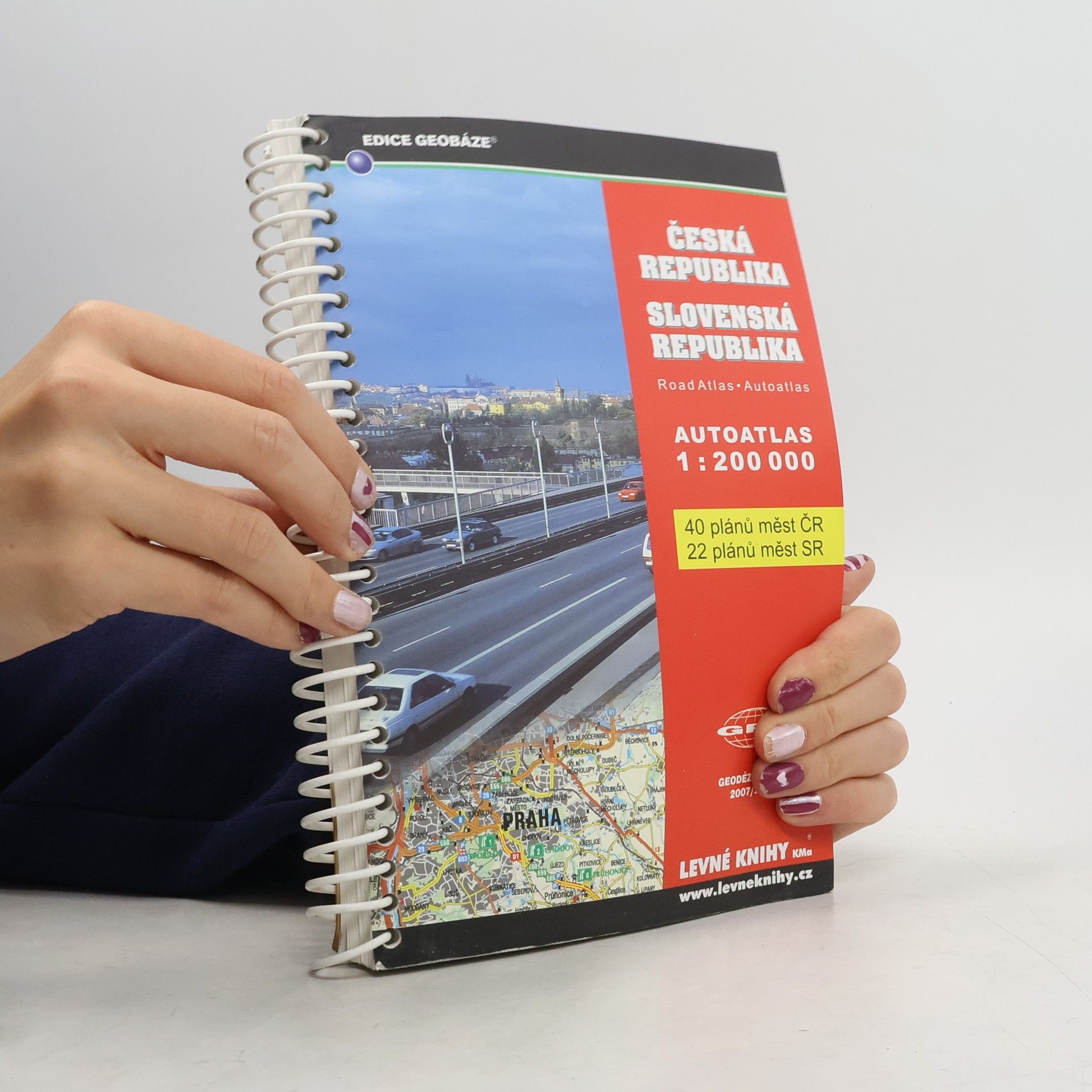 Collectif d'auteurs Česká republika. Slovenská republika. autoatlas 1:200 000 : 40 plánů měst ČR, 22 plánů měst SR