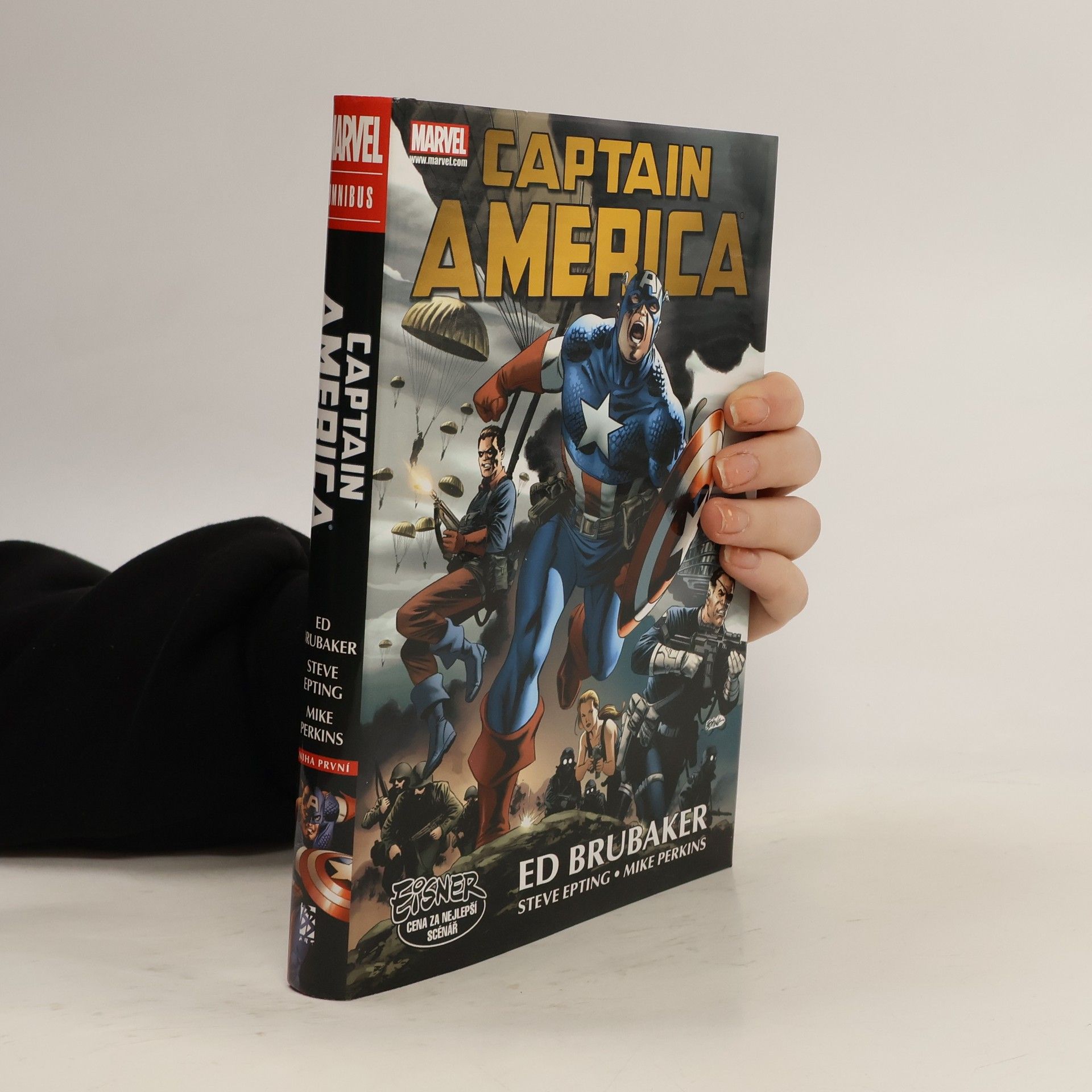 Ed Brubaker Captain America: Omnibus - Kniha první