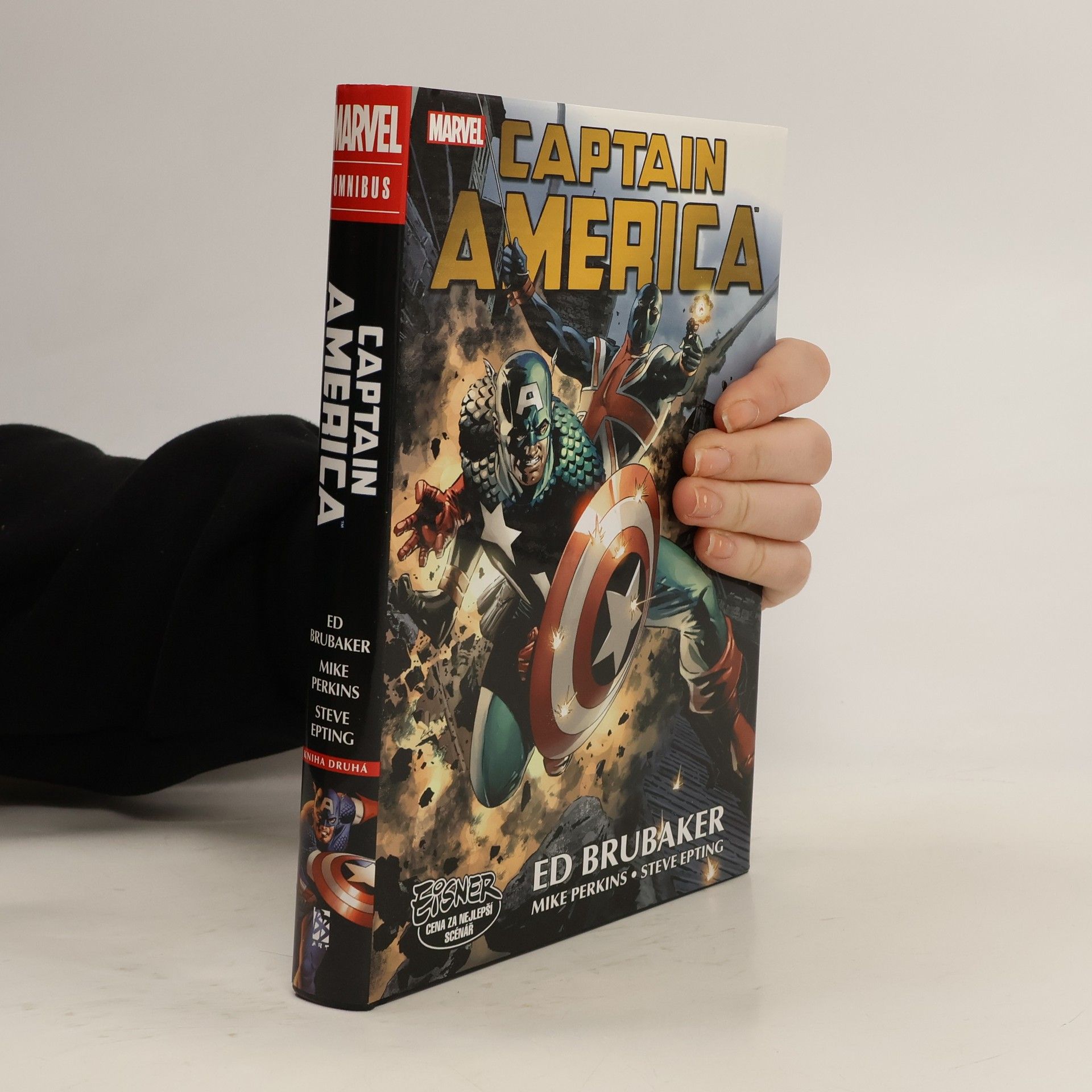 Ed Brubaker Captain America - omnibus 2