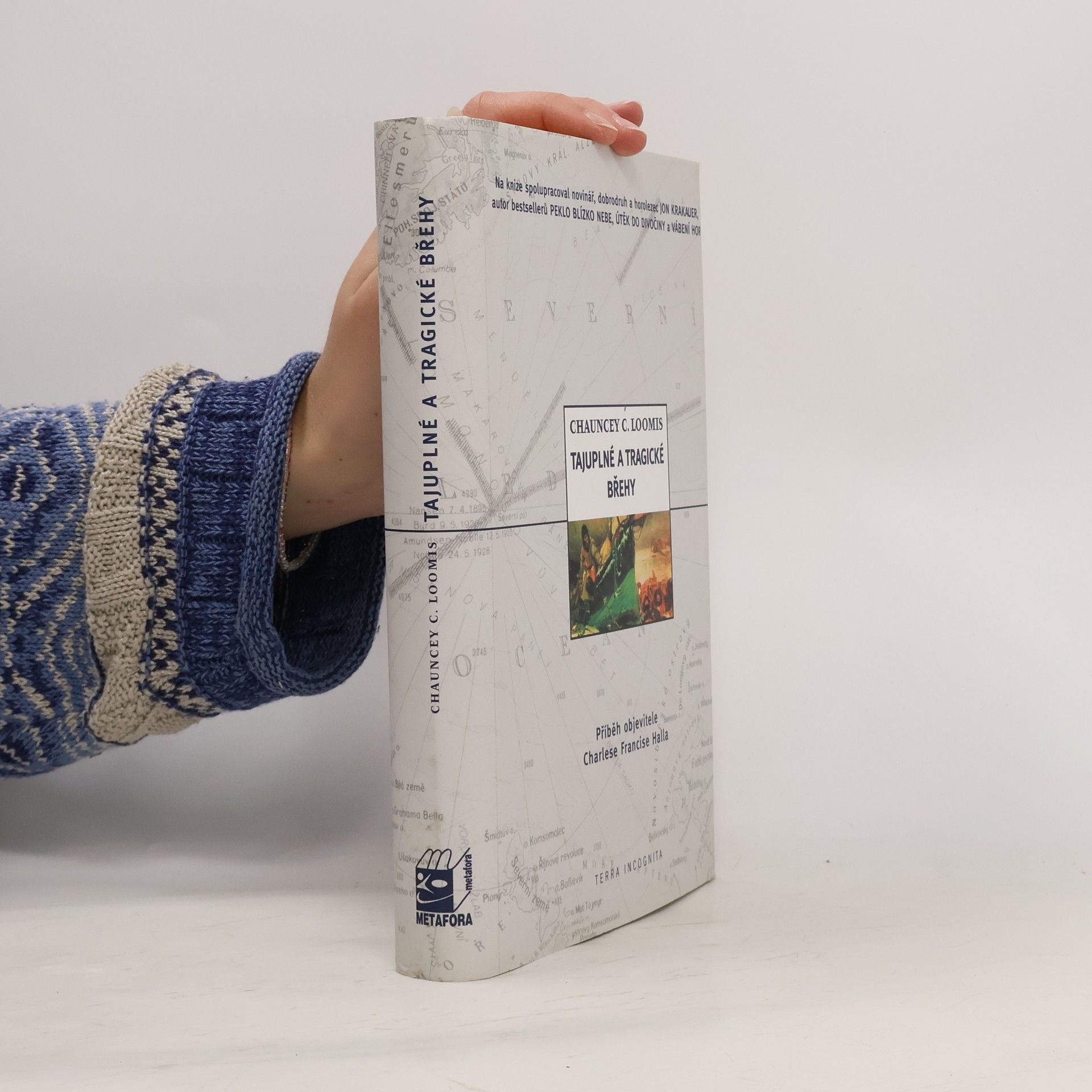 Tajuplné a tragické břehy. Příběh objevitele Charlese Francise Halla