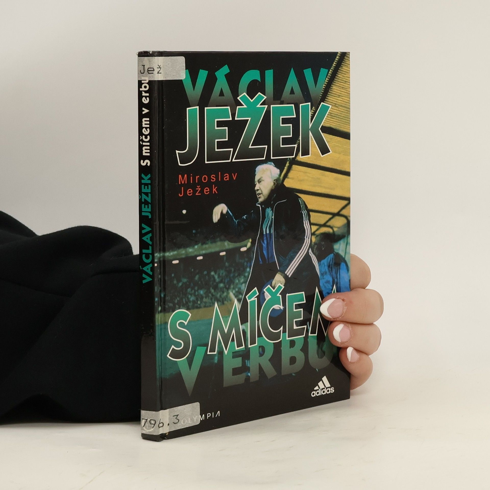 Václav Ježek s míčem v erbu