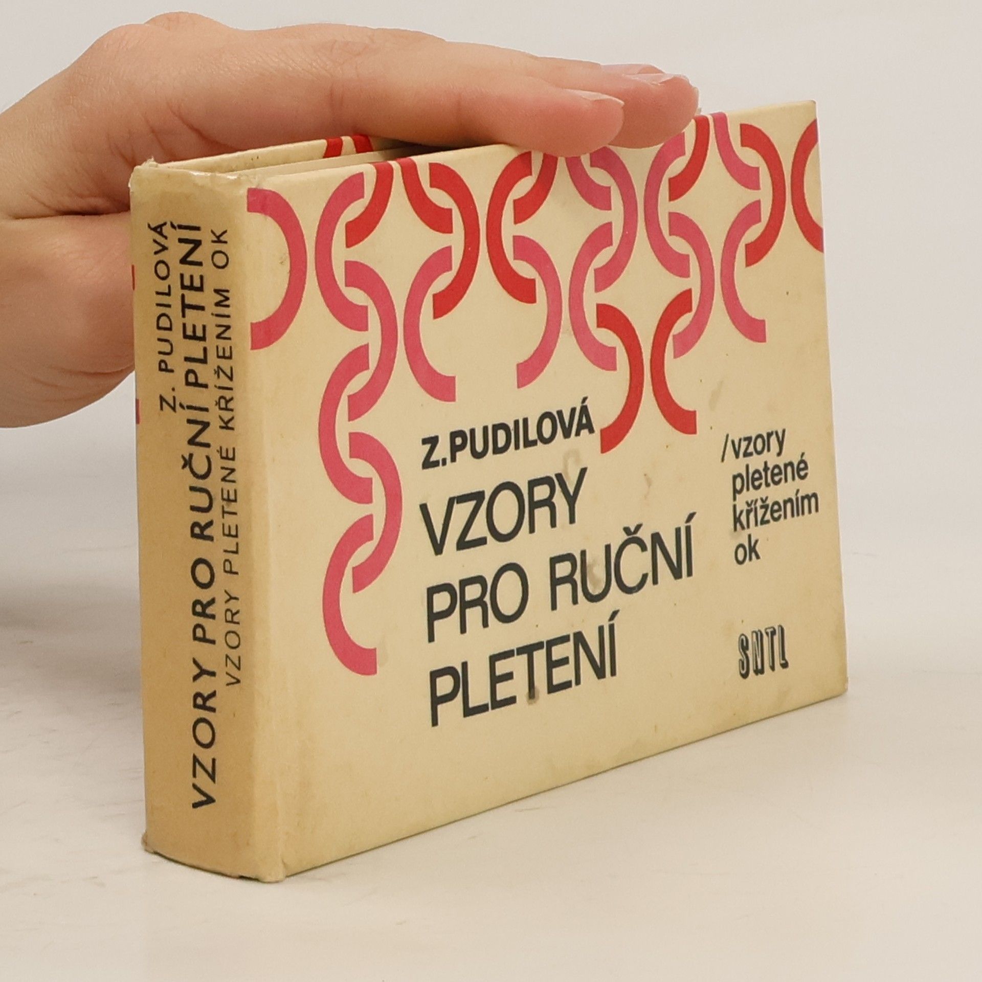 Pudilová Zdenka Vzory pro ruční pletení. Vzory pletené křížením ok