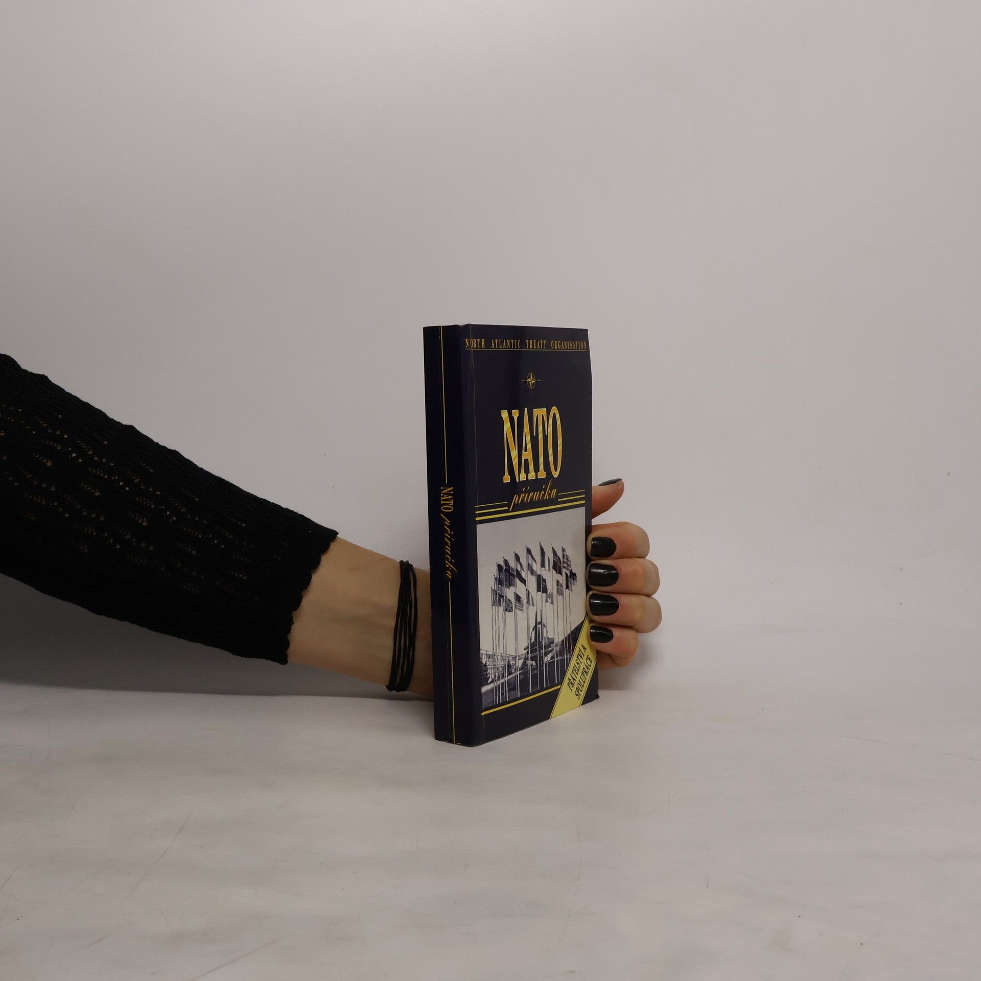 Kolektív autorov NATO : příručka