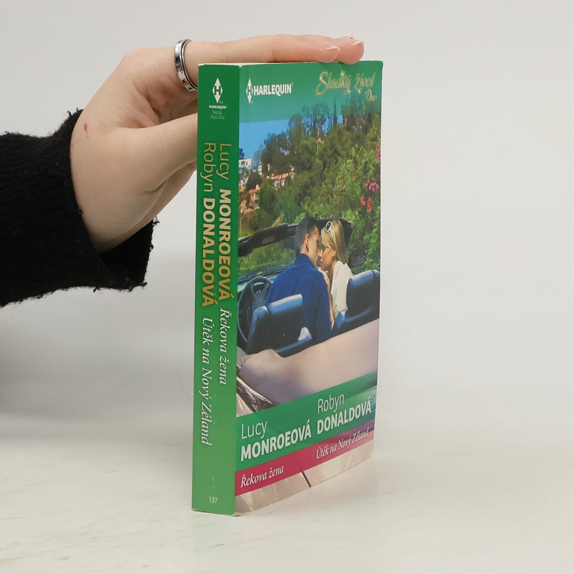 Robyn Donald Řekova žena / Útěk na Nový Zéland