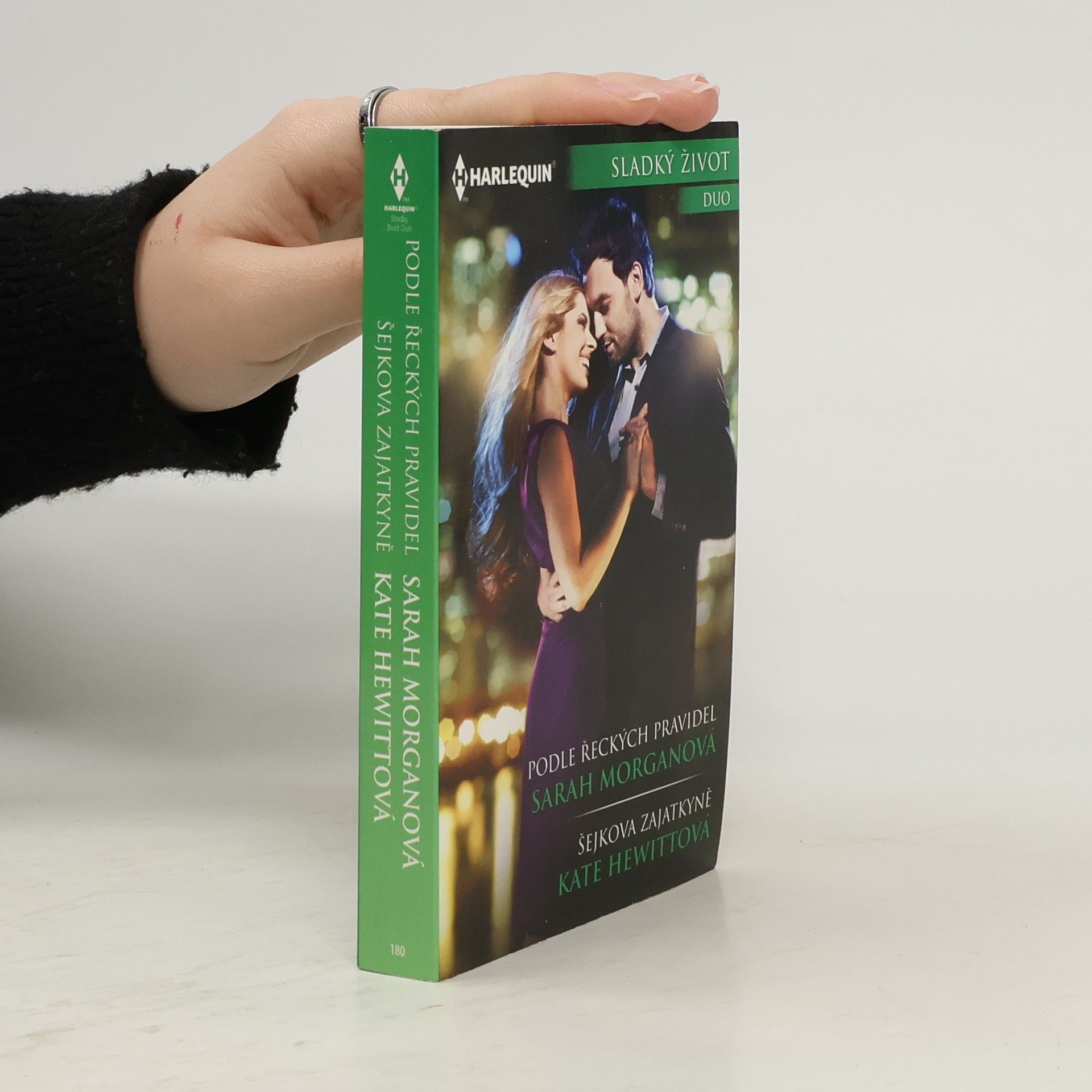 Kate Hewitt Podle řeckých pravidel / Šejkova zajatkyně