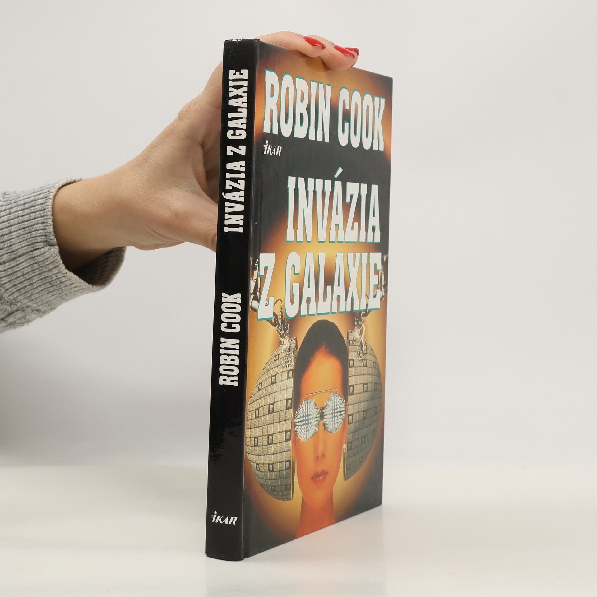 Robin Cook Invázia z galaxie