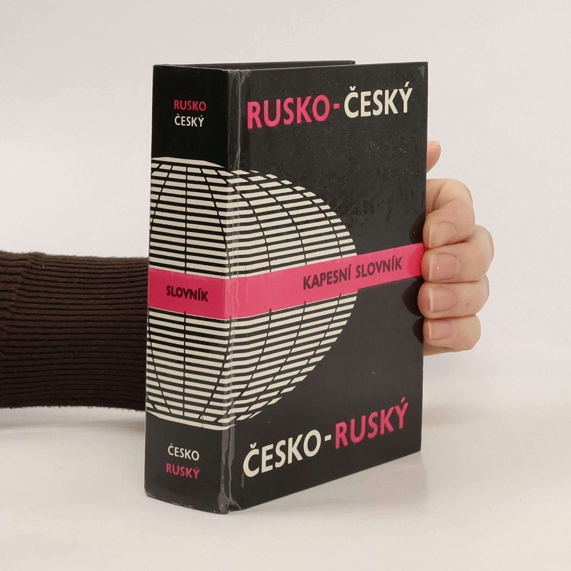 Jelizaveta Dvořáková Rusko-český a česko-ruský kapesní slovník