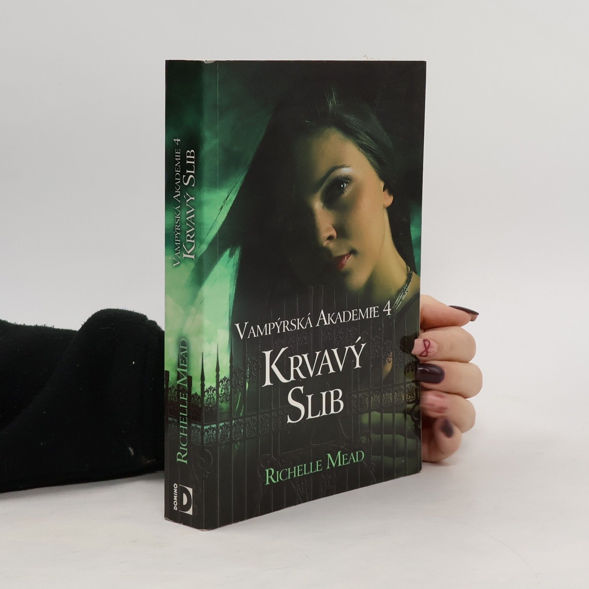 Richelle Mead Vampýrská akademie 4: Krvavý slib