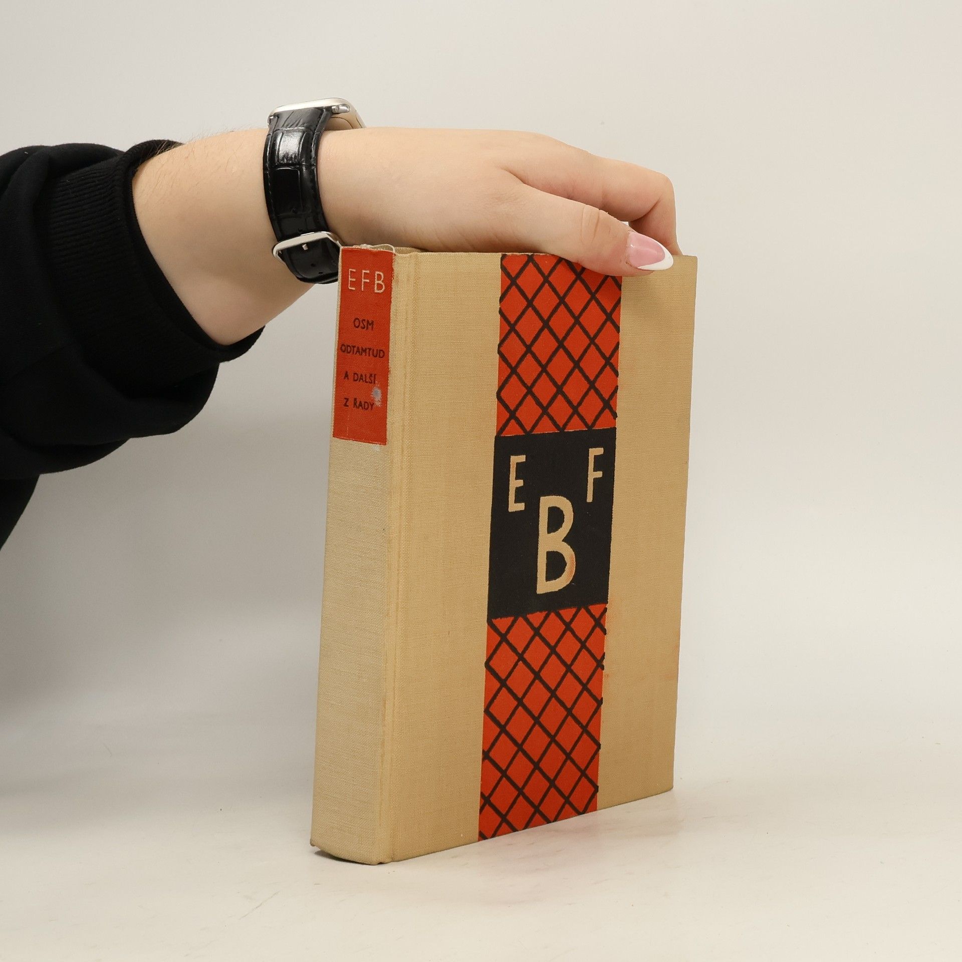 Osm odtamtud a další z řady