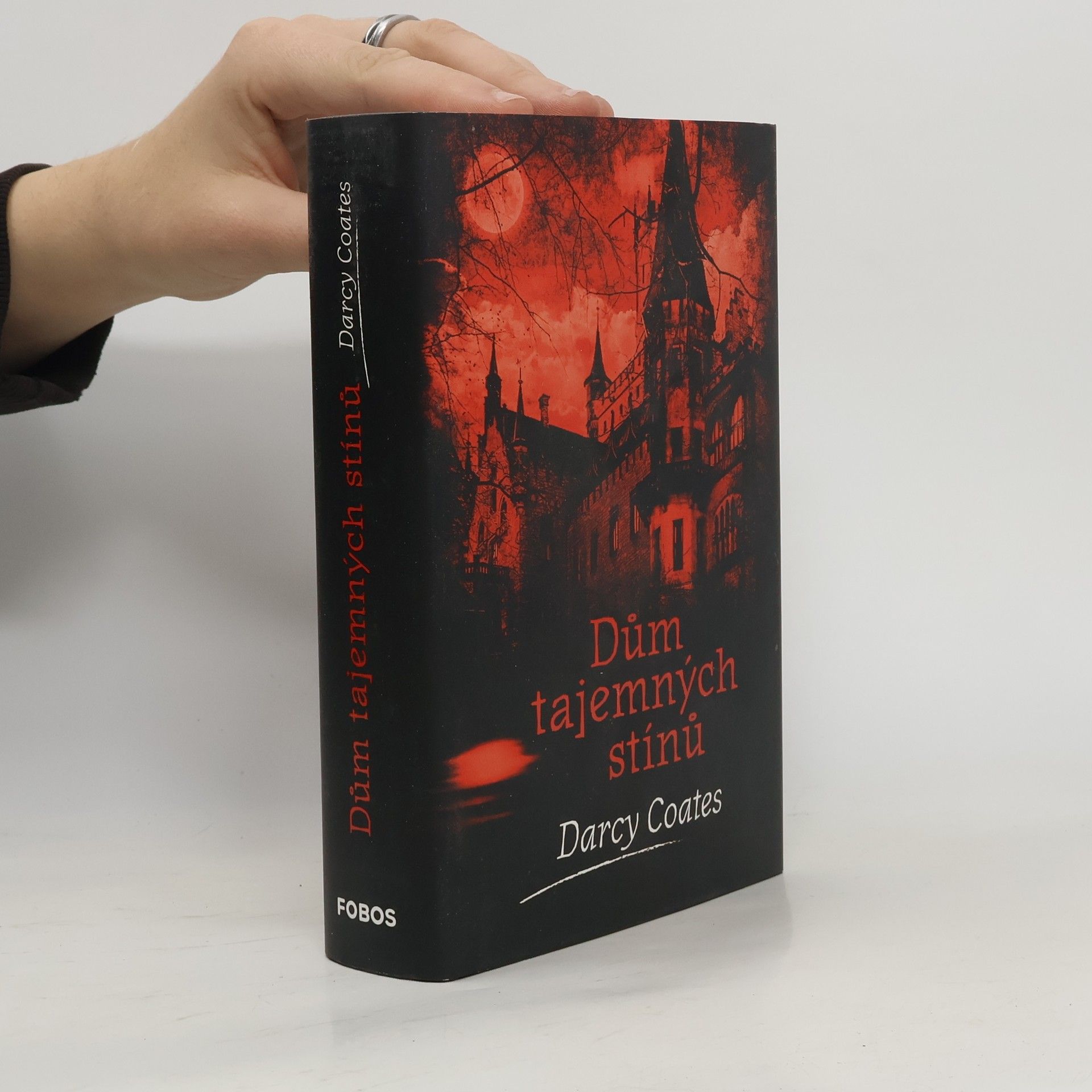 Dům tajemných stínů