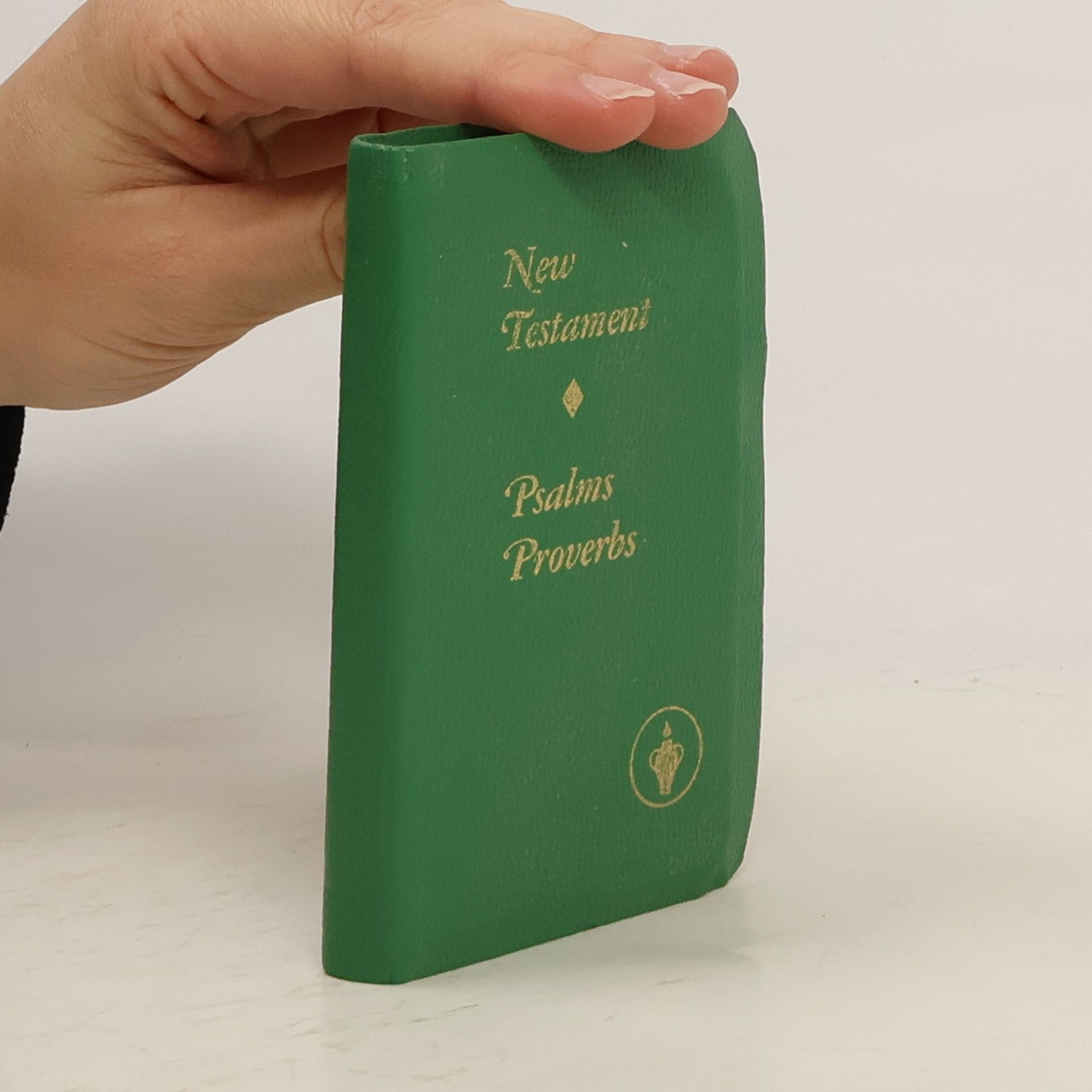 AA.VV. New Testament. Psalms Proverbs