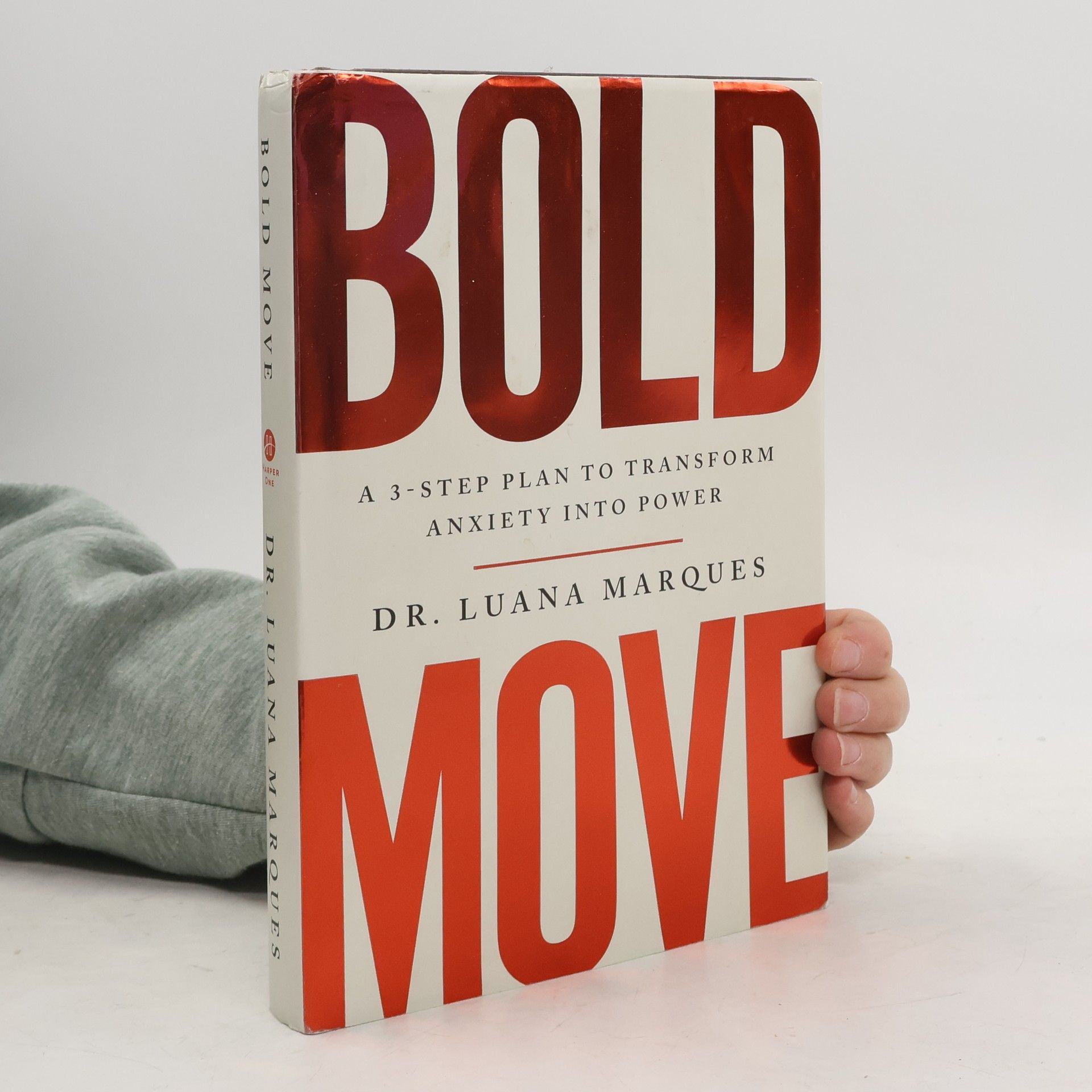 Dr Luana Marques Bold Move