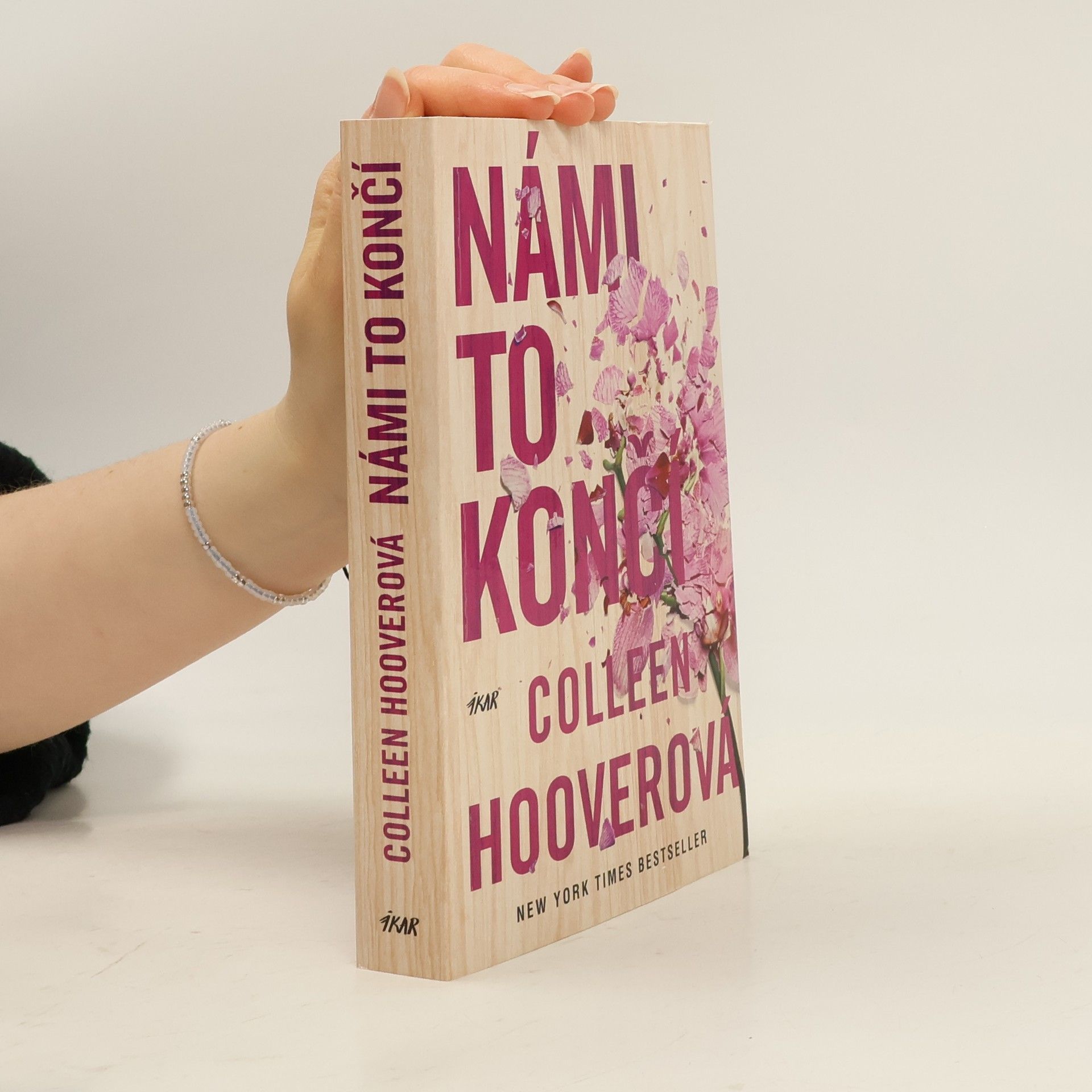 Colleen Hooverová Námi to končí