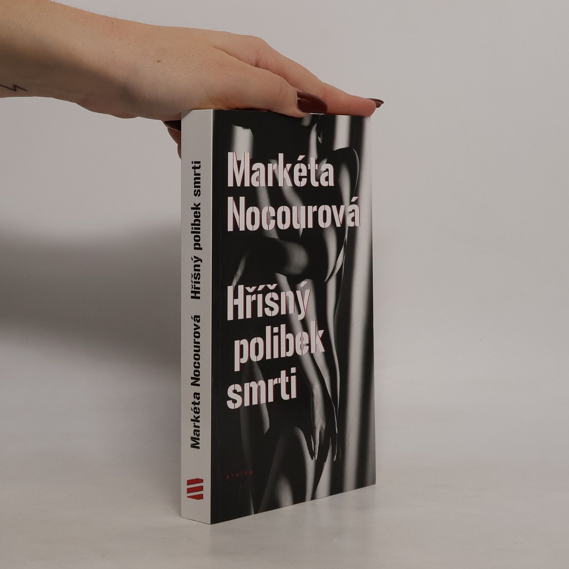 Hříšný polibek smrti