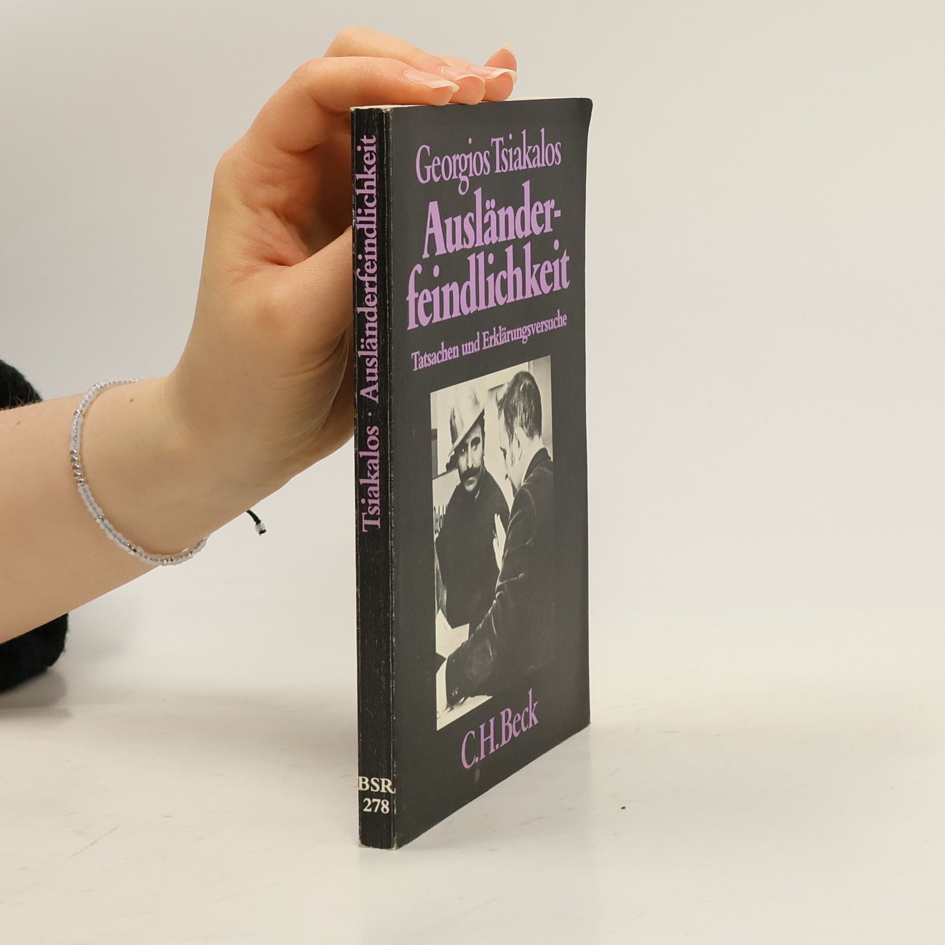 Geōrgios Tsiakalos Ausländerfeindlichkeit