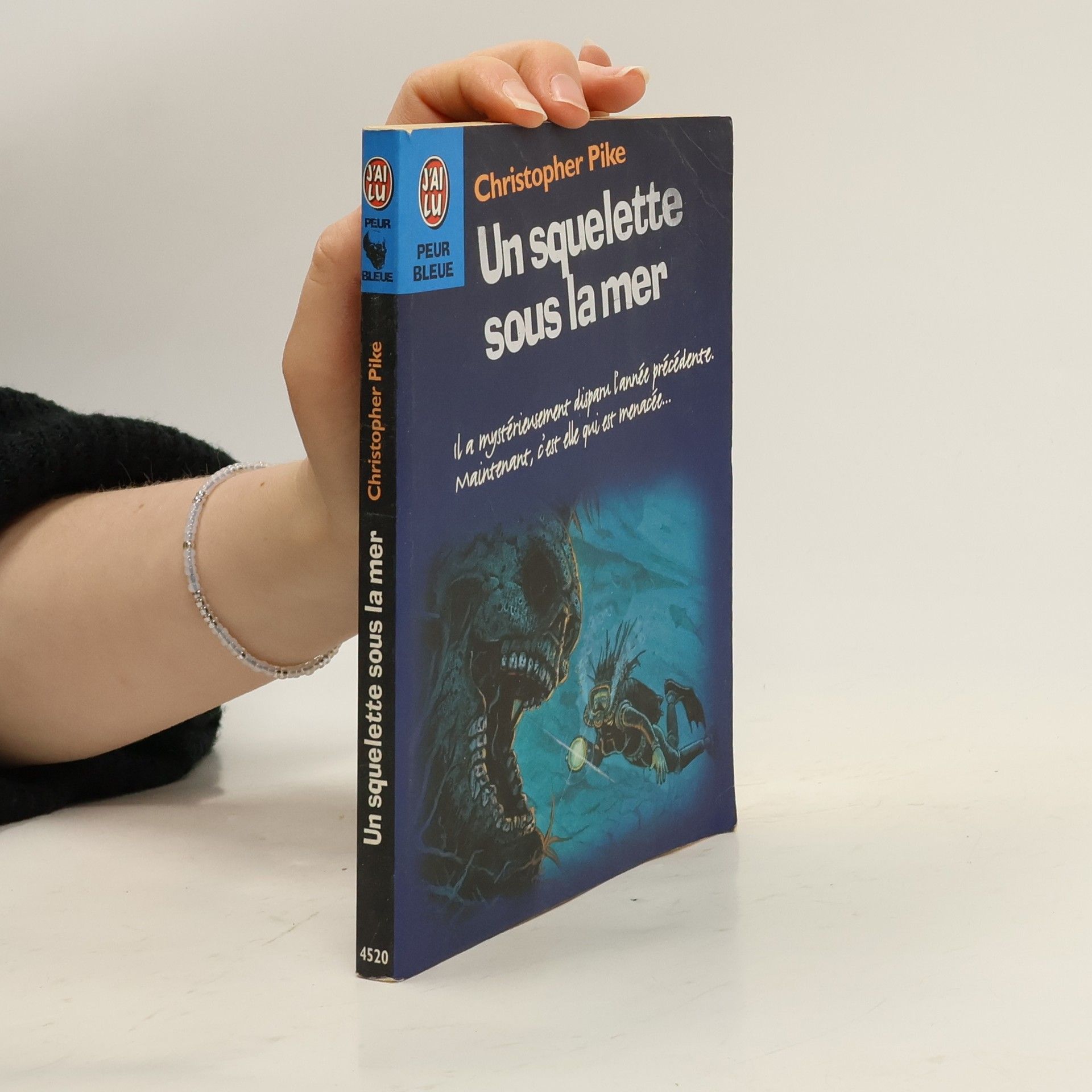 Christopher Pike Peur Bleue: Un squelette sous la mer