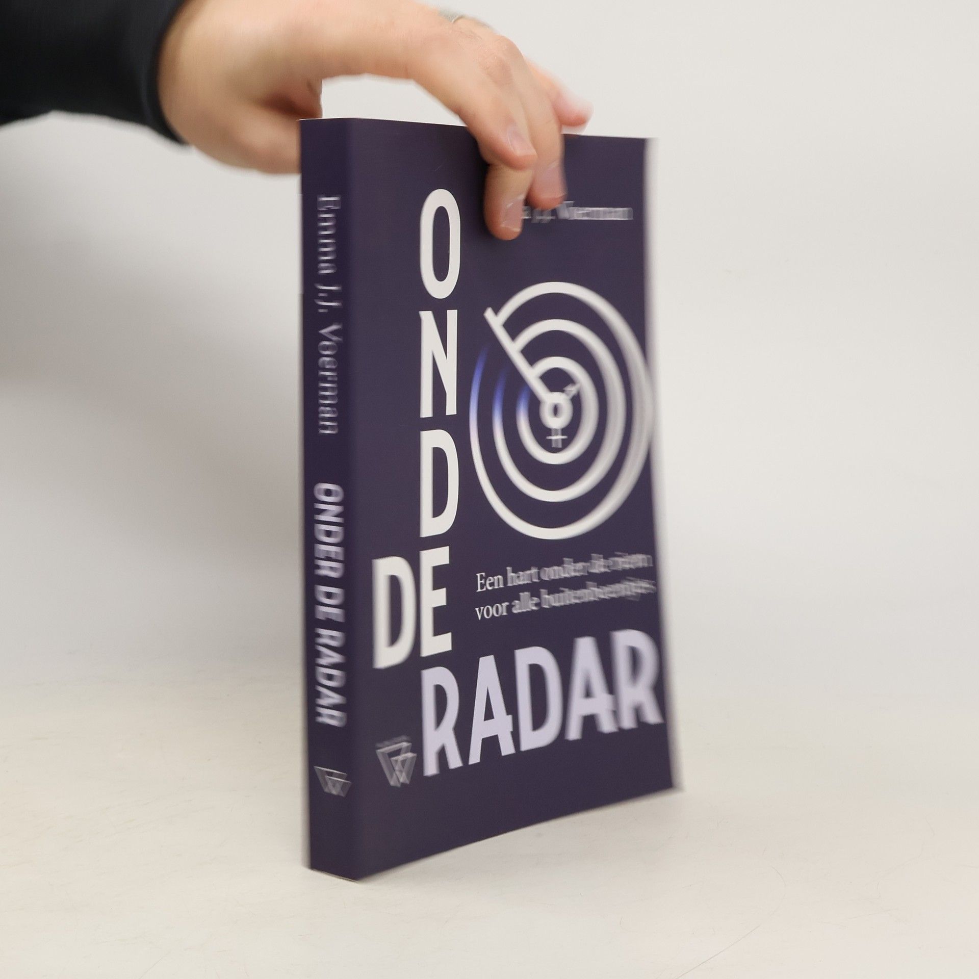 Emma J.J. Voerman Onder de radar