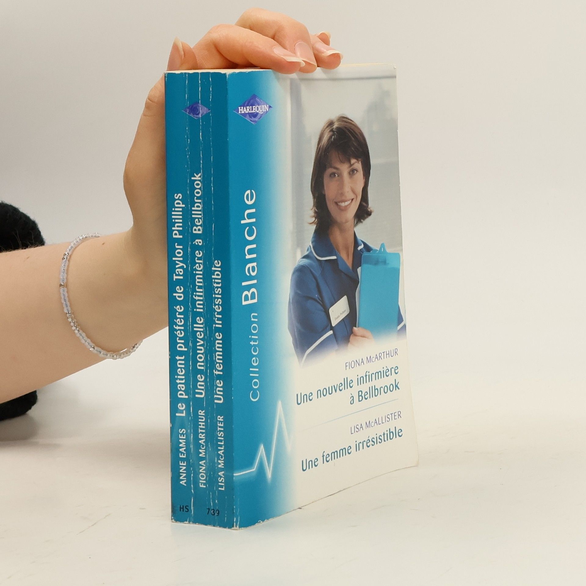 Une nuovelle infirmière à Bellbrook. Une femme irrésistible