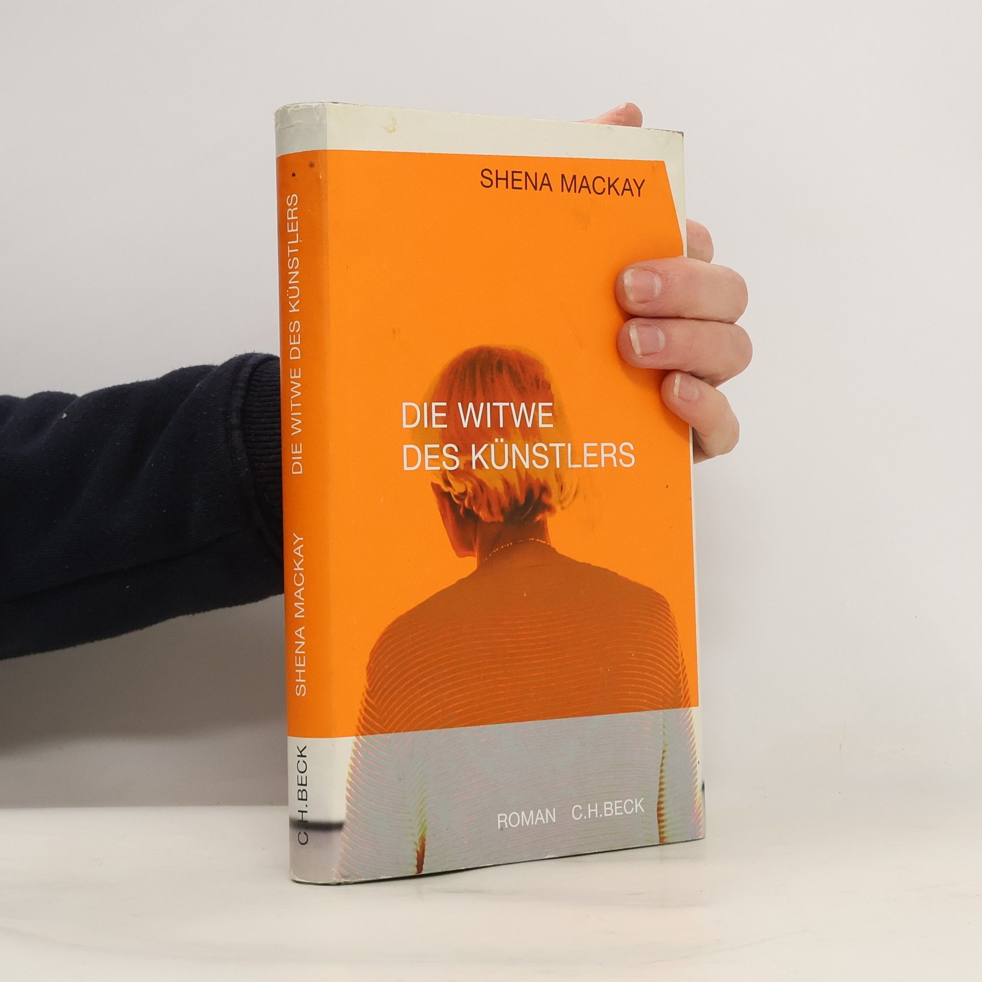 Shena Mackay Die Witwe des Künstlers