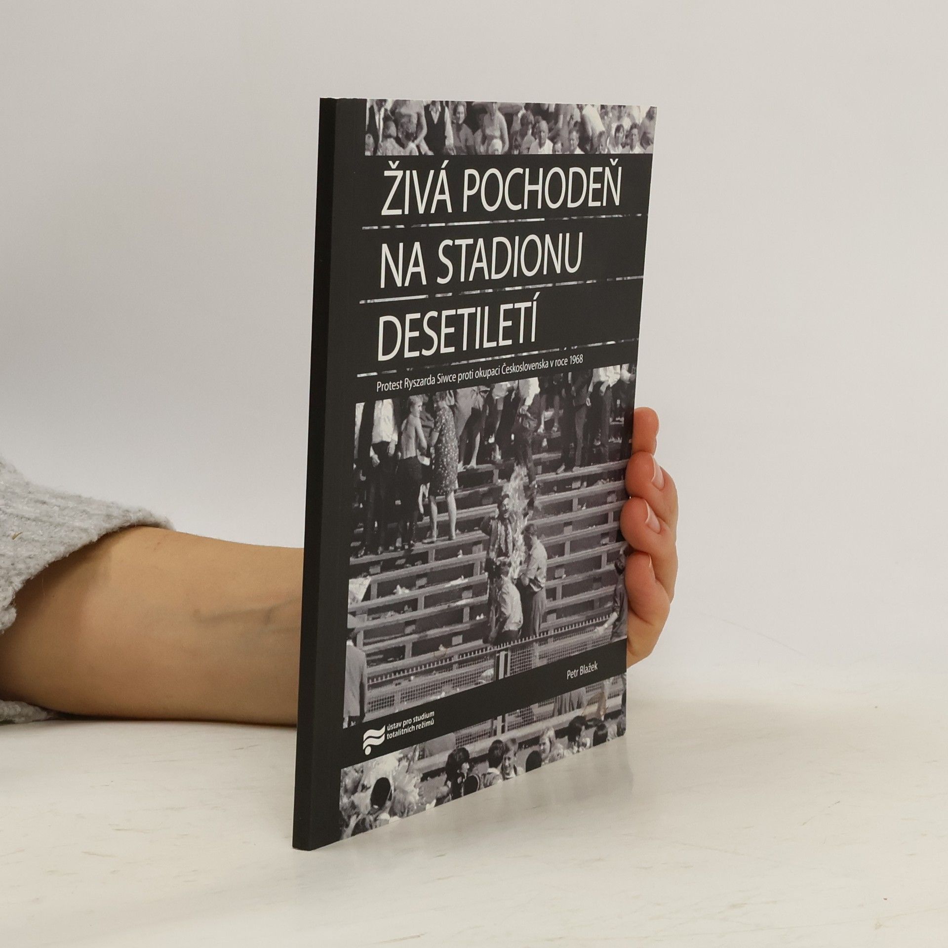 Petr Blažek Živá pochodeň na Stadionu Desetiletí