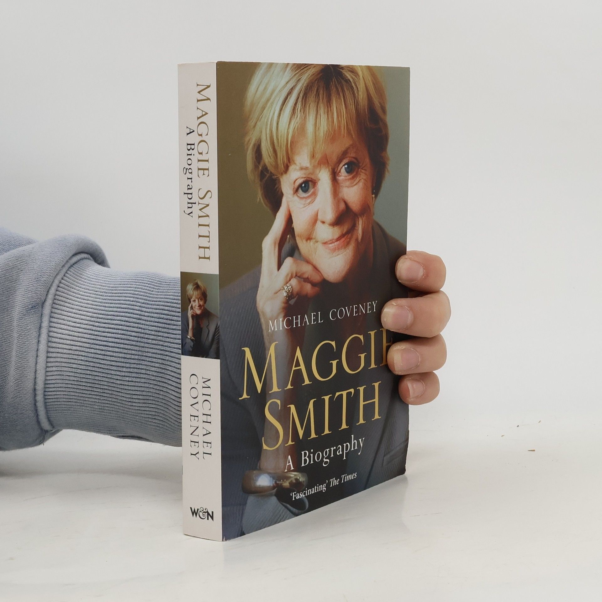 Maggie Smith. A Biography