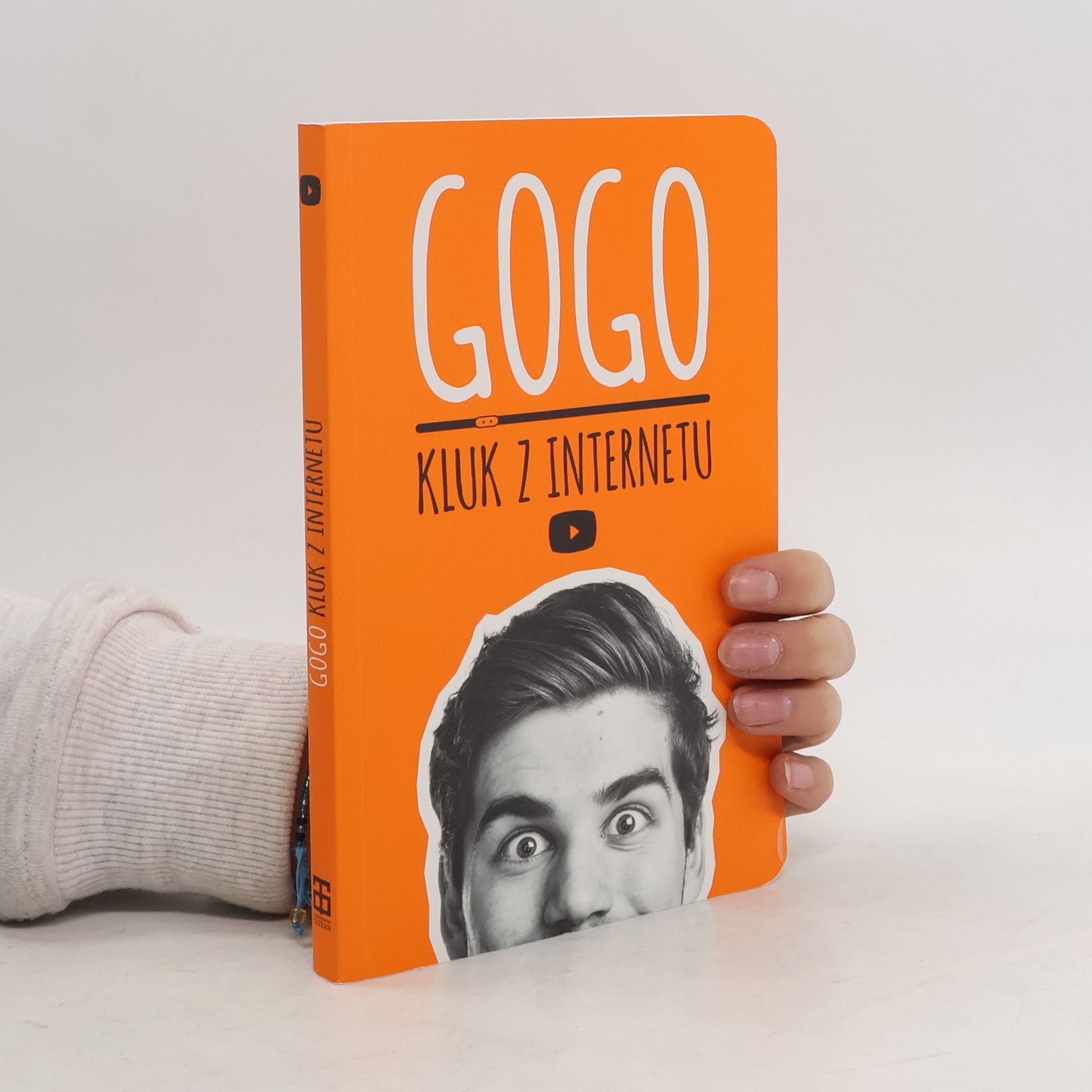 Gogo: Kluk z internetu