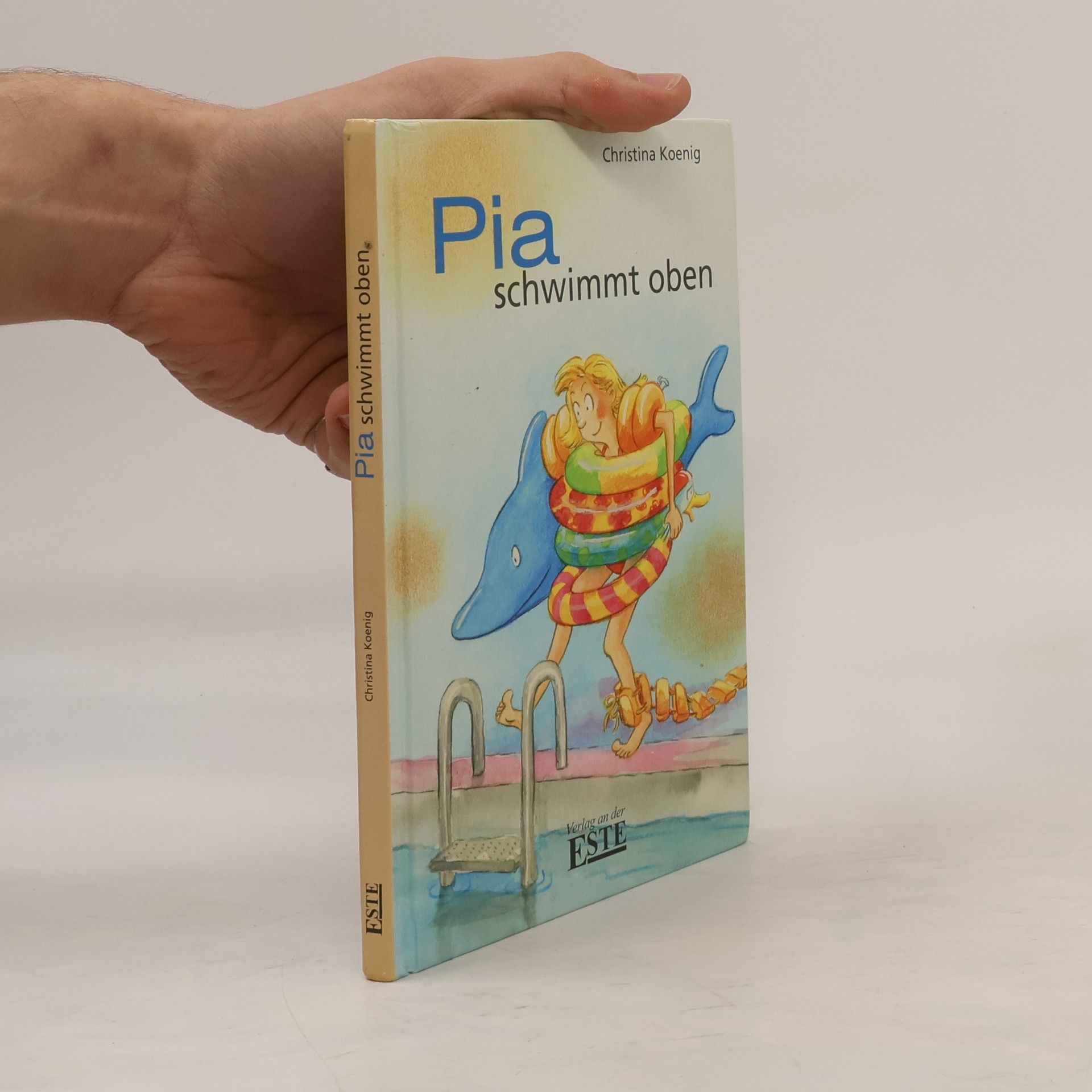 Christina Latham-Koenig Pia schwimmt oben