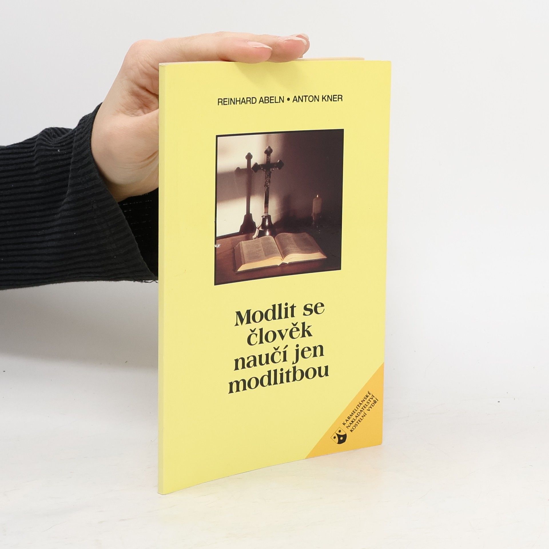 Modlit se člověk naučí jen modlitbou