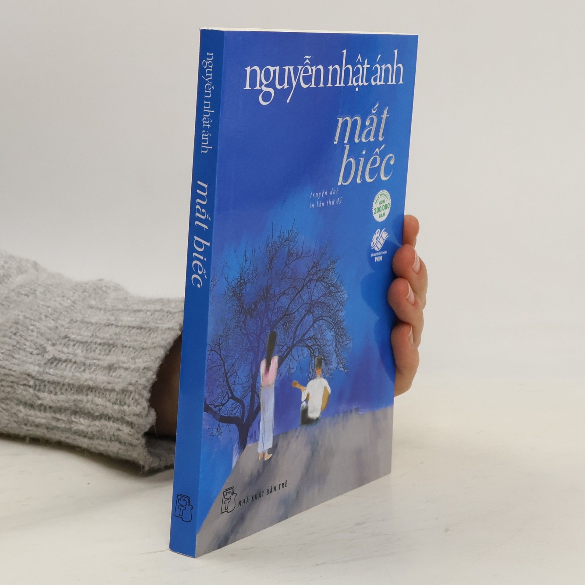 Nguyen Nhat ánh Mắt biếc