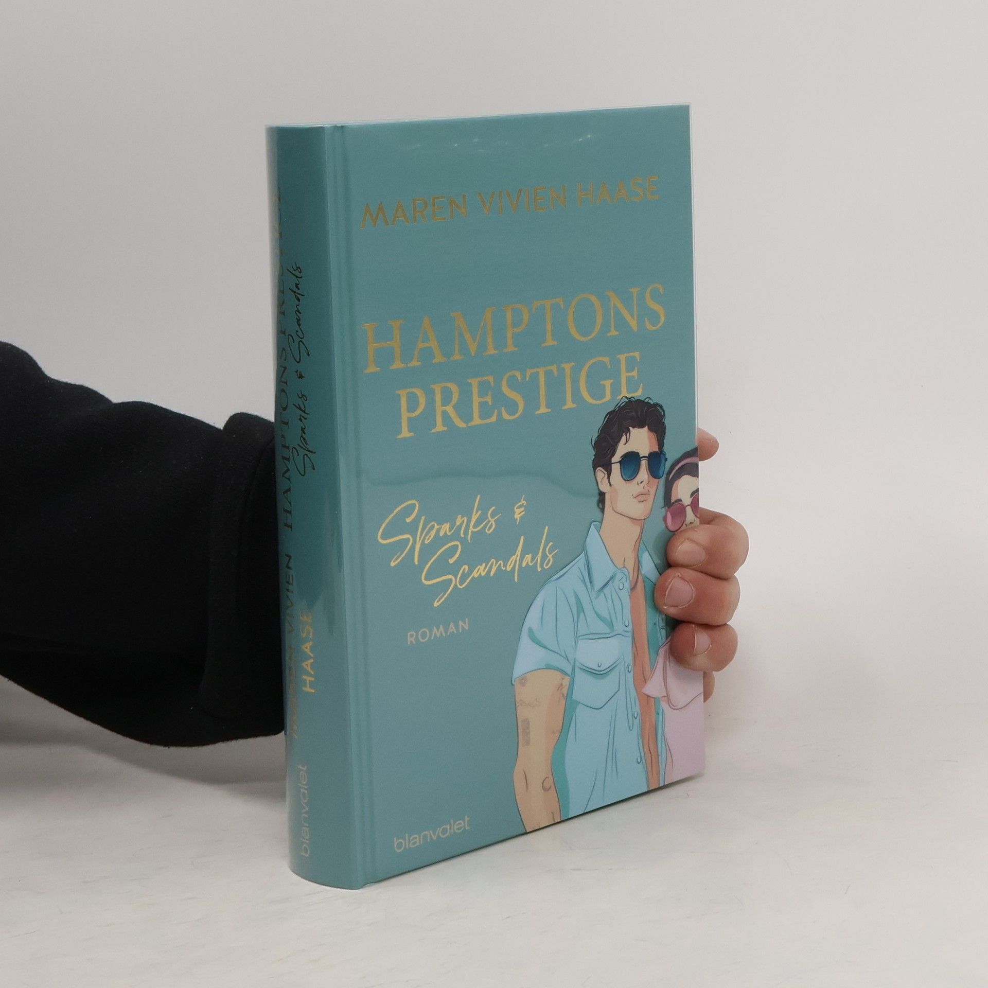 Hamptons Prestige - Sparks & Scandals