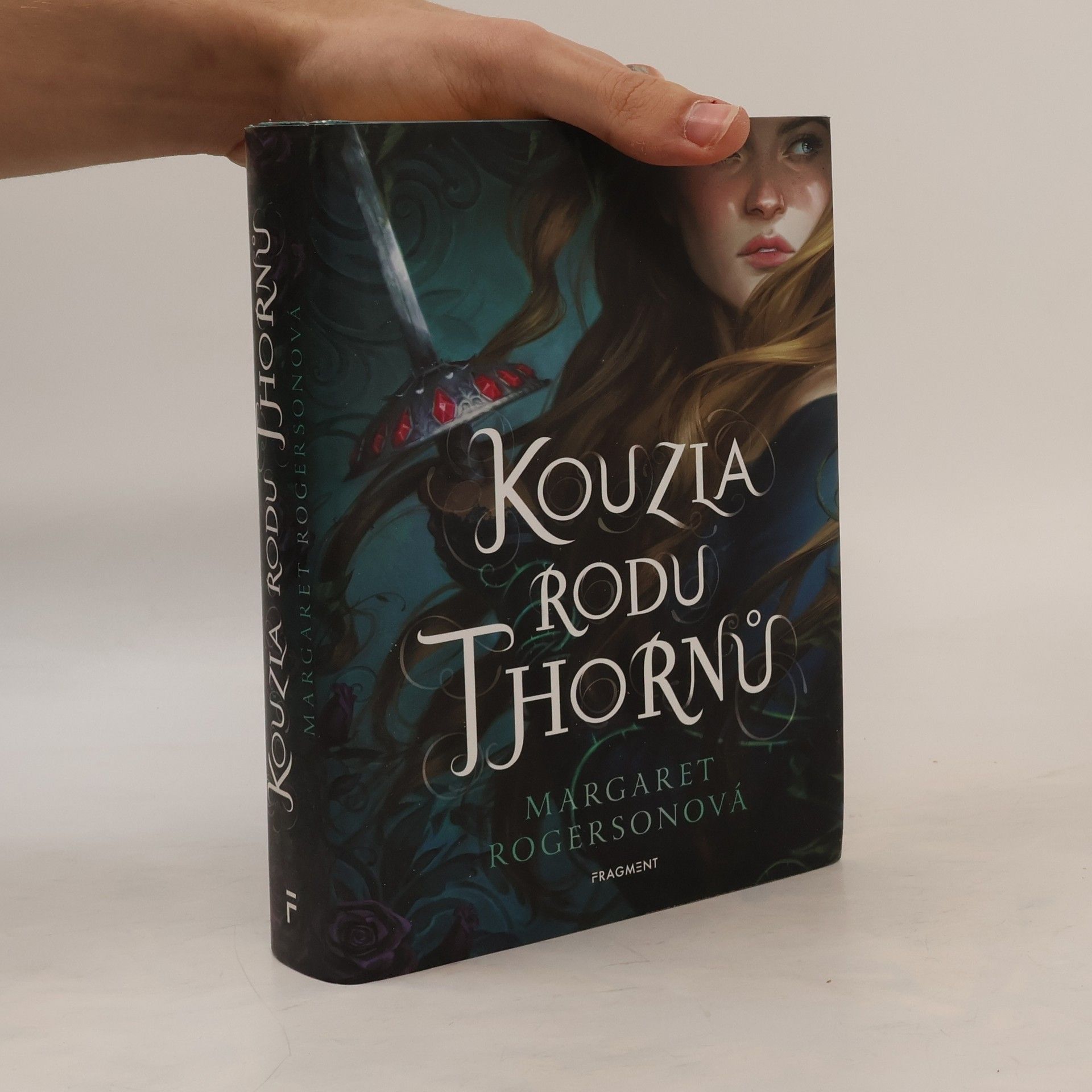 Margaret Rogerson Kouzla rodu Thornů