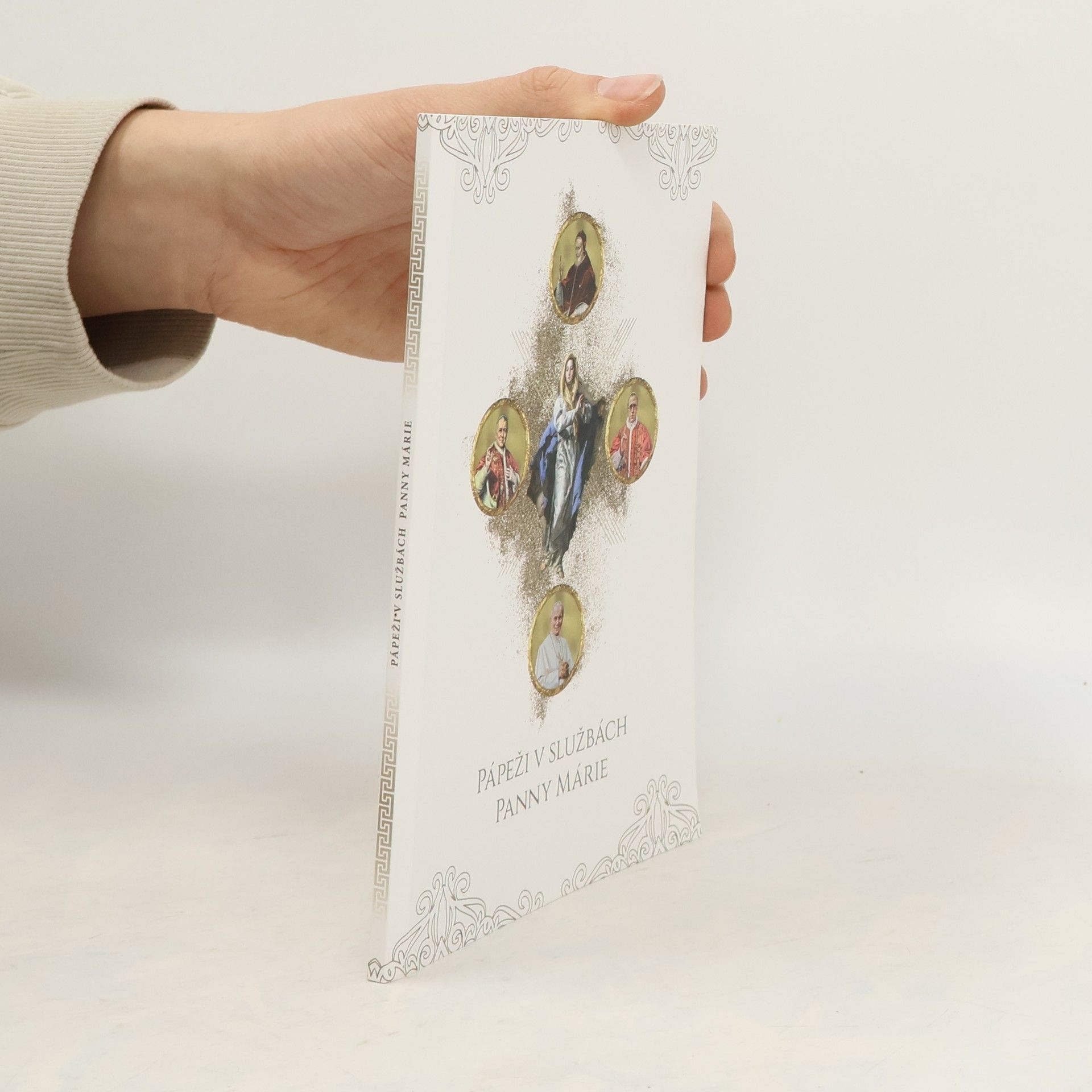 Kolektív autorov Pápeži v službách Panny Márie