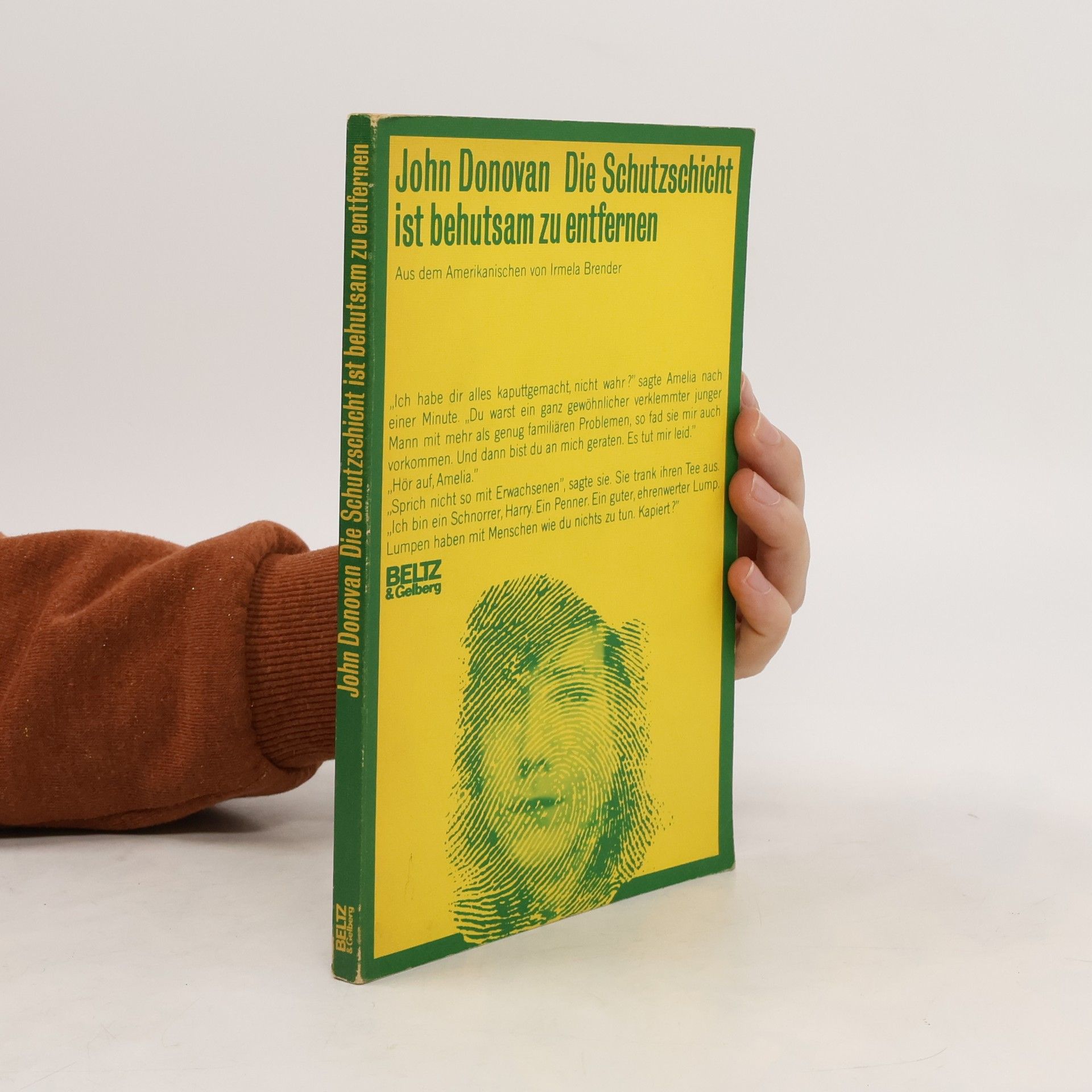 Die Schutzschicht ist behutsam zu entfernen