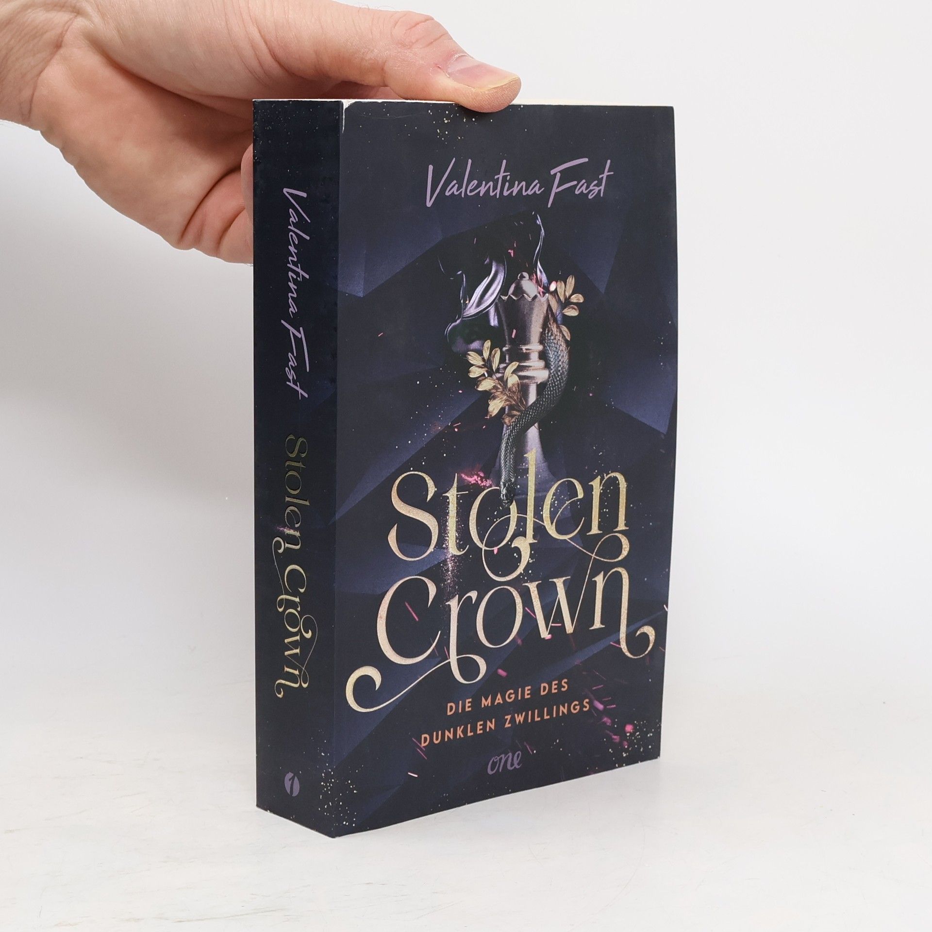 Stolen Crown – Die Magie des dunklen Zwillings