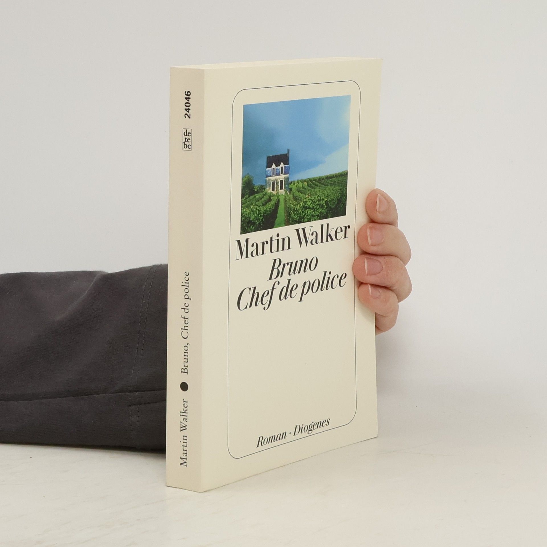 Martin Walker Bruno, Chef de police