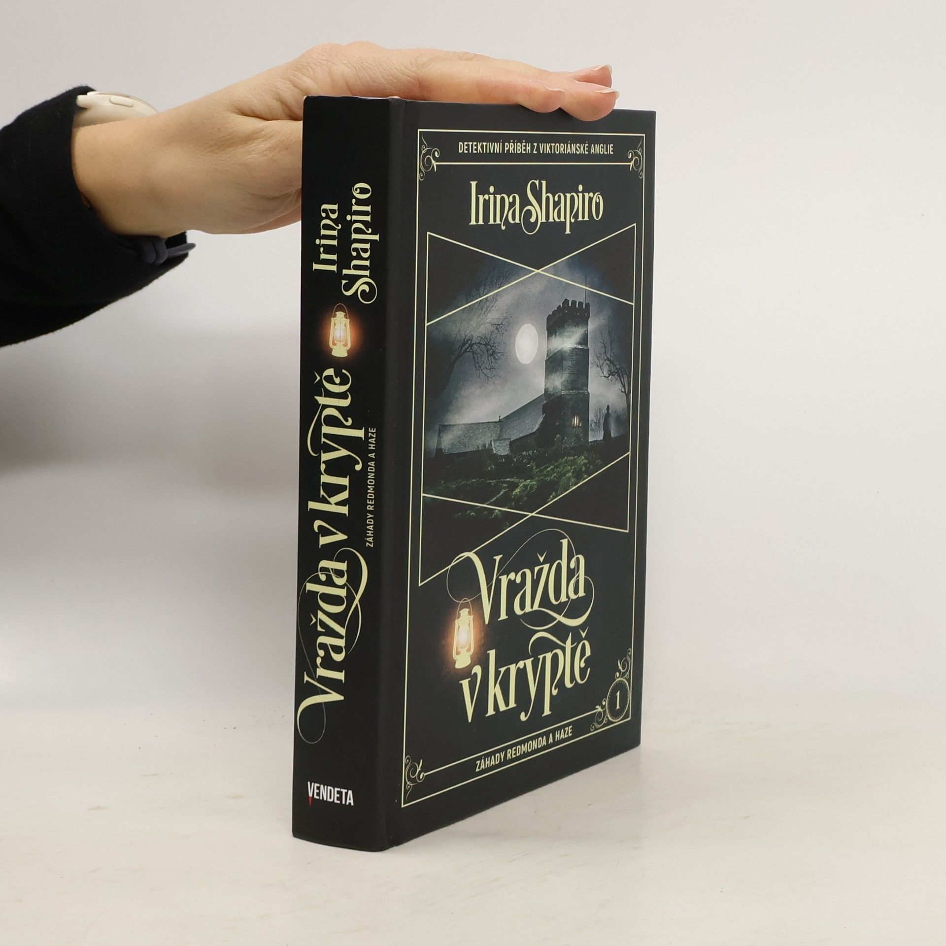 Vražda v kryptě : záhady Redmonda a Haze