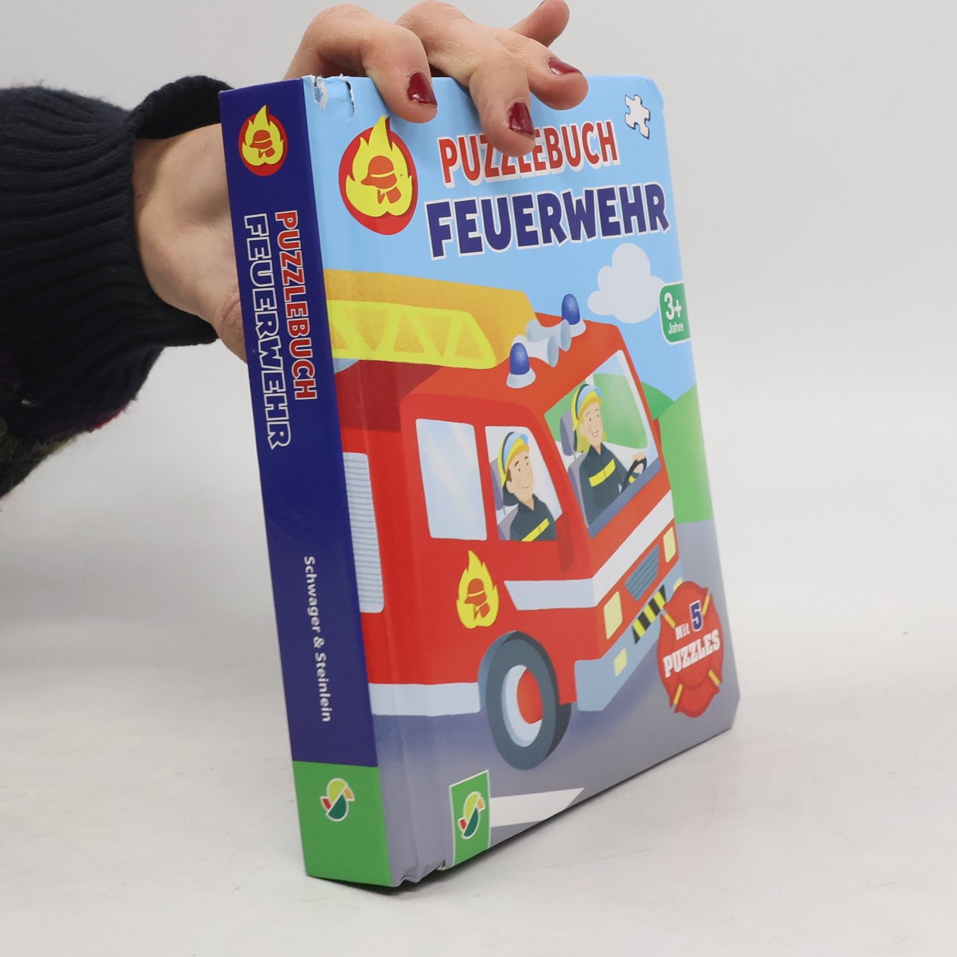 Hasiči. Knížka s puzzle