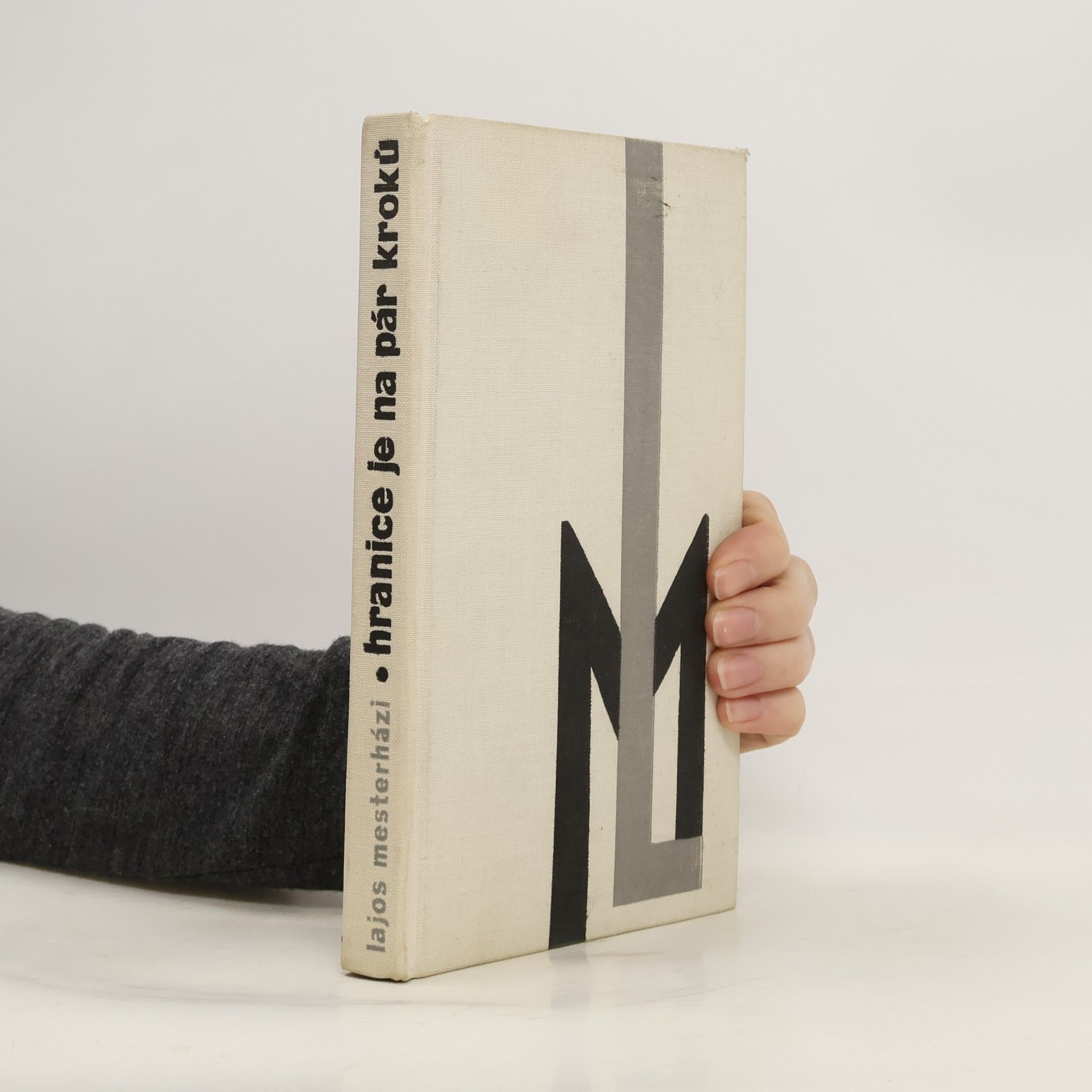 Lajos Mesterházi Hranice je na pár kroků