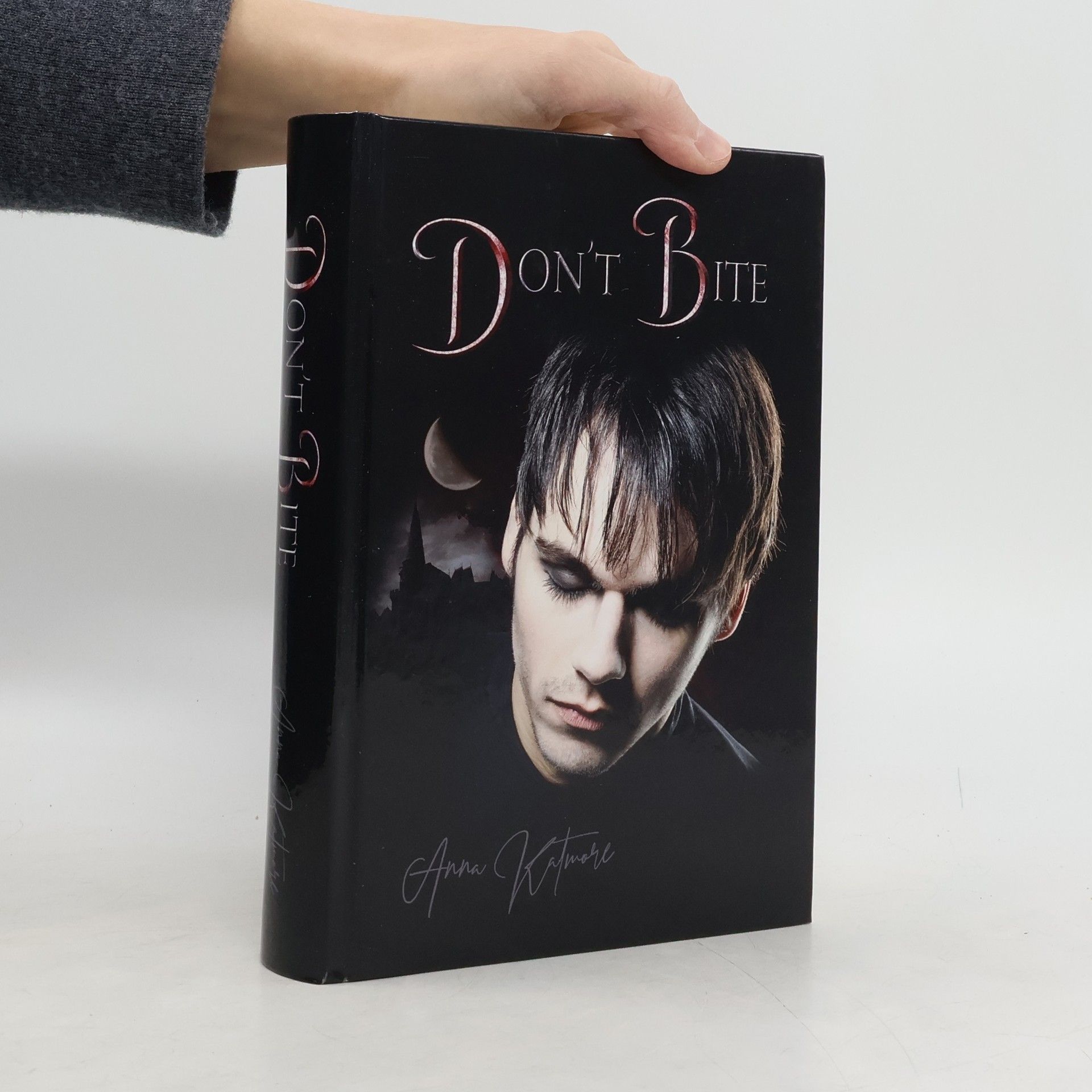 Anna Katmore Dom't Bite