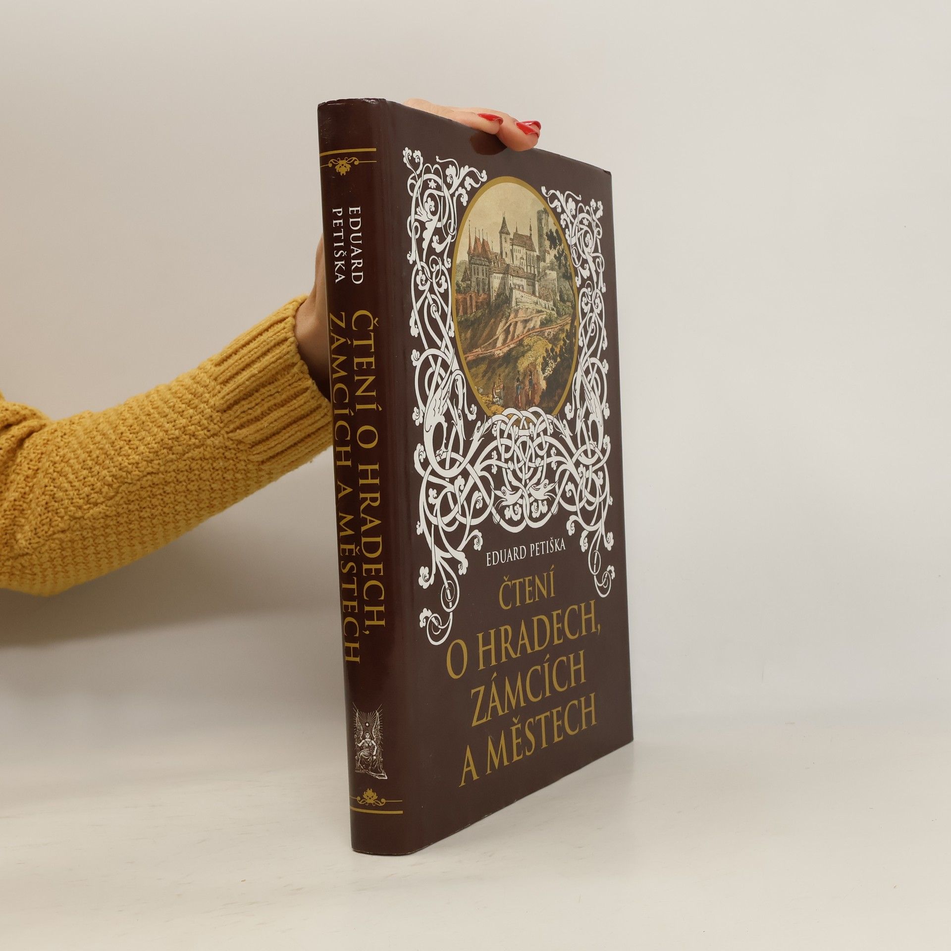 Eduard Petiška Čtení o hradech, zámcích a městech
