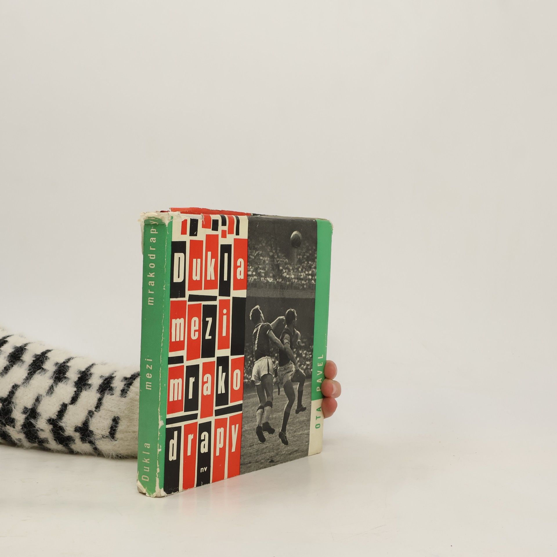 Ota Pavel Dukla mezi mrakodrapy