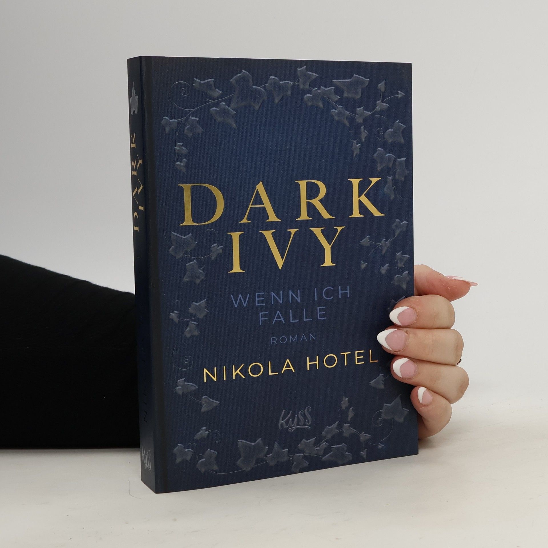 Nikola Hotel Dark Ivy - Wenn ich falle