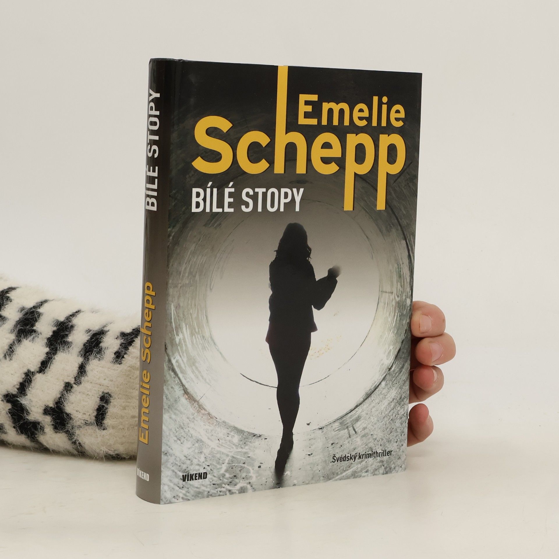Emelie Schepp Bílé stopy