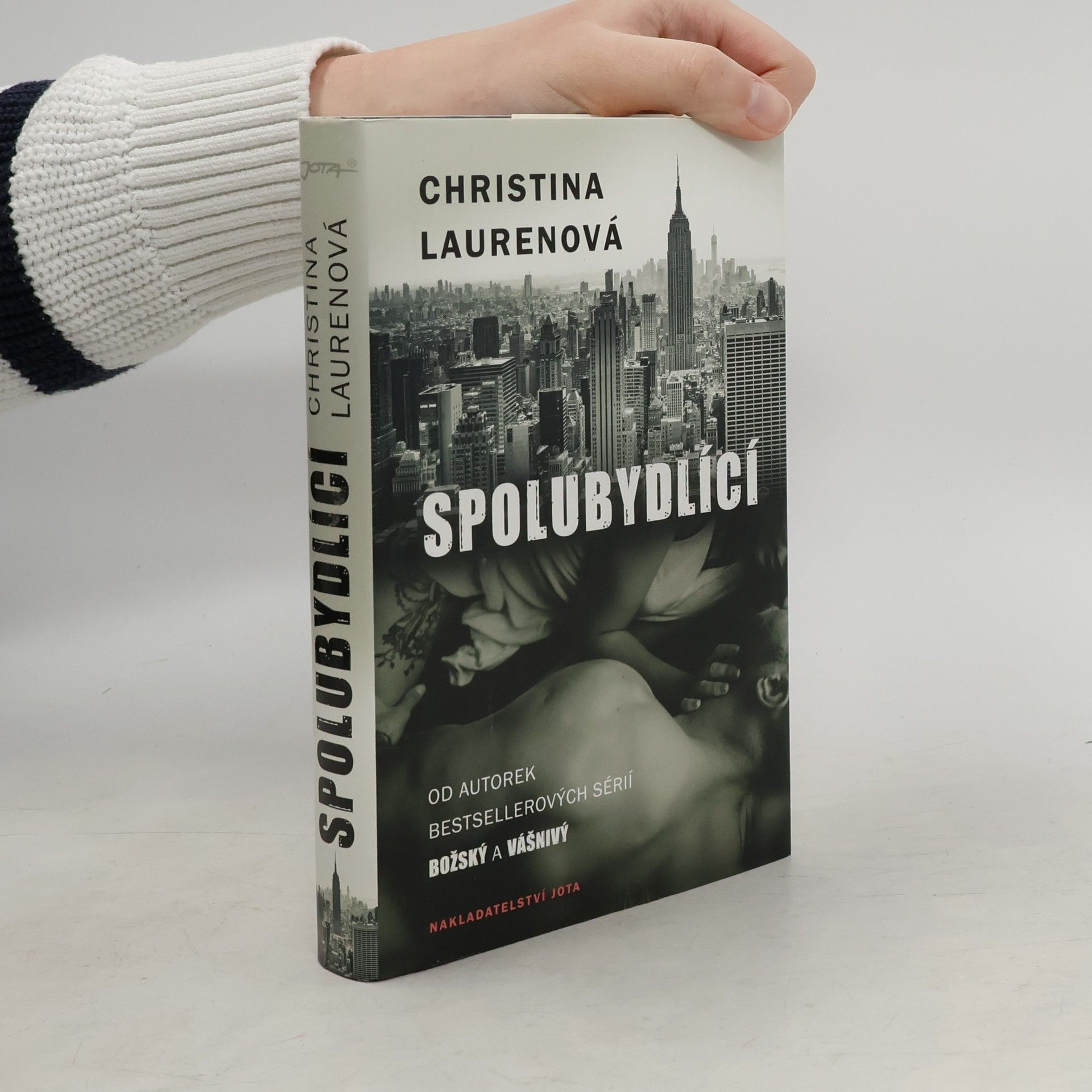 Christina Laurenová Spolubydlící