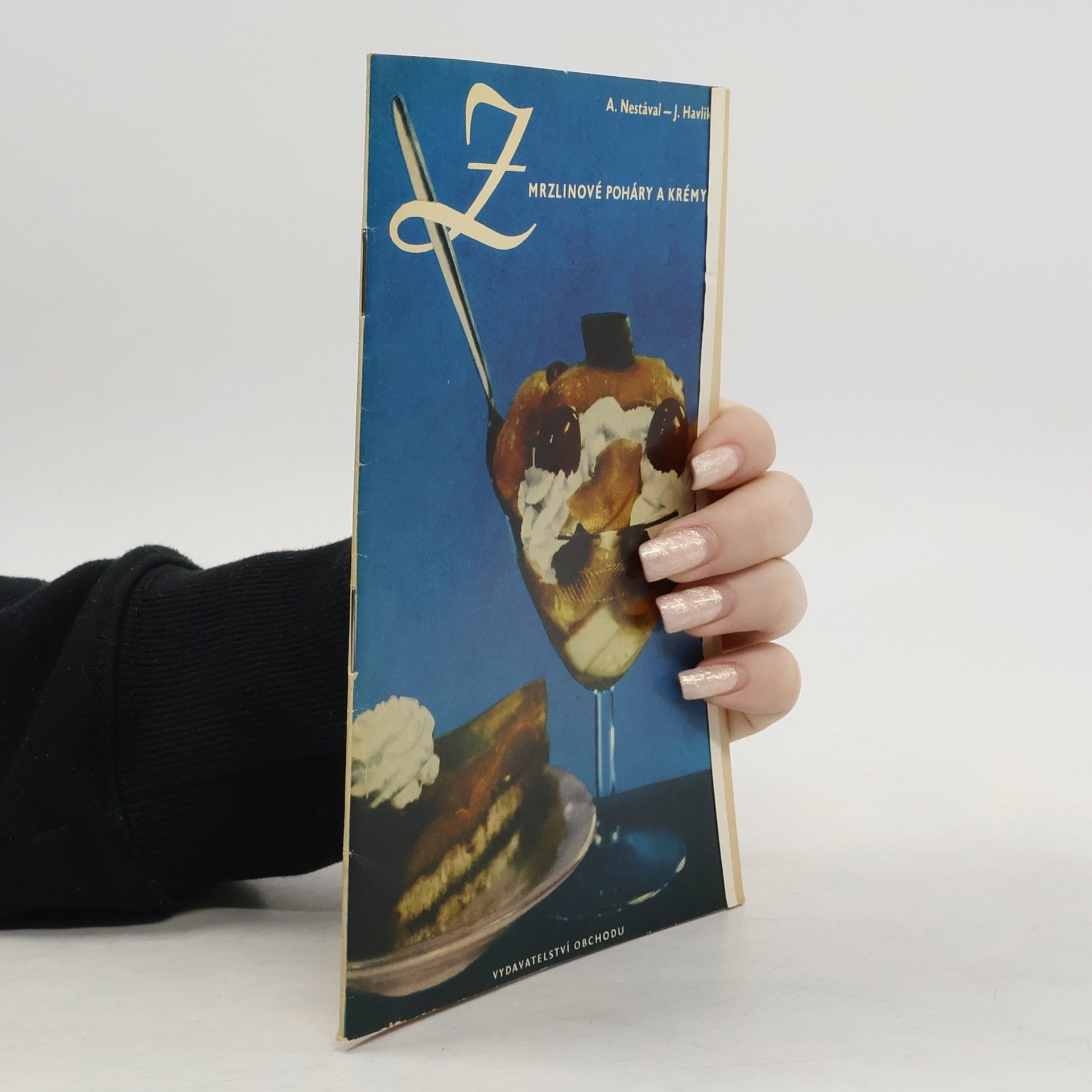 Zmrzlinové poháry a krémy