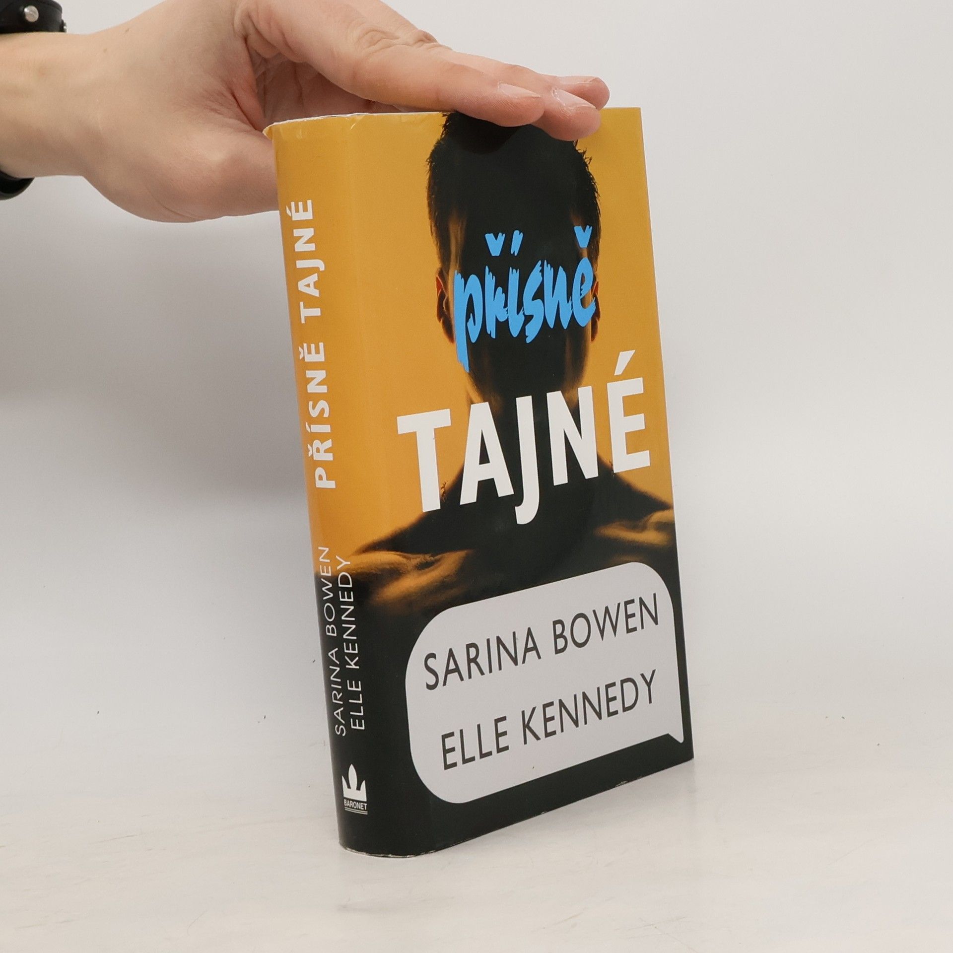 Elle Kennedy Přísně tajné