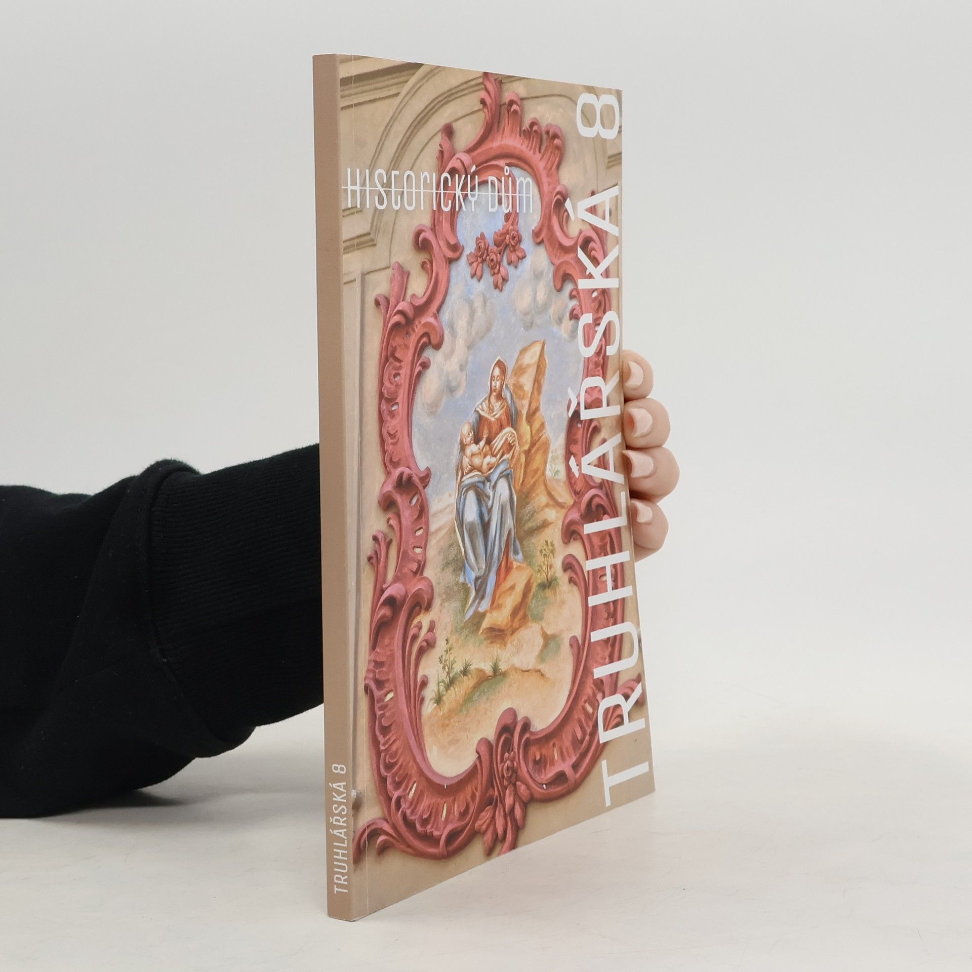 AA.VV. Truhlářská 8