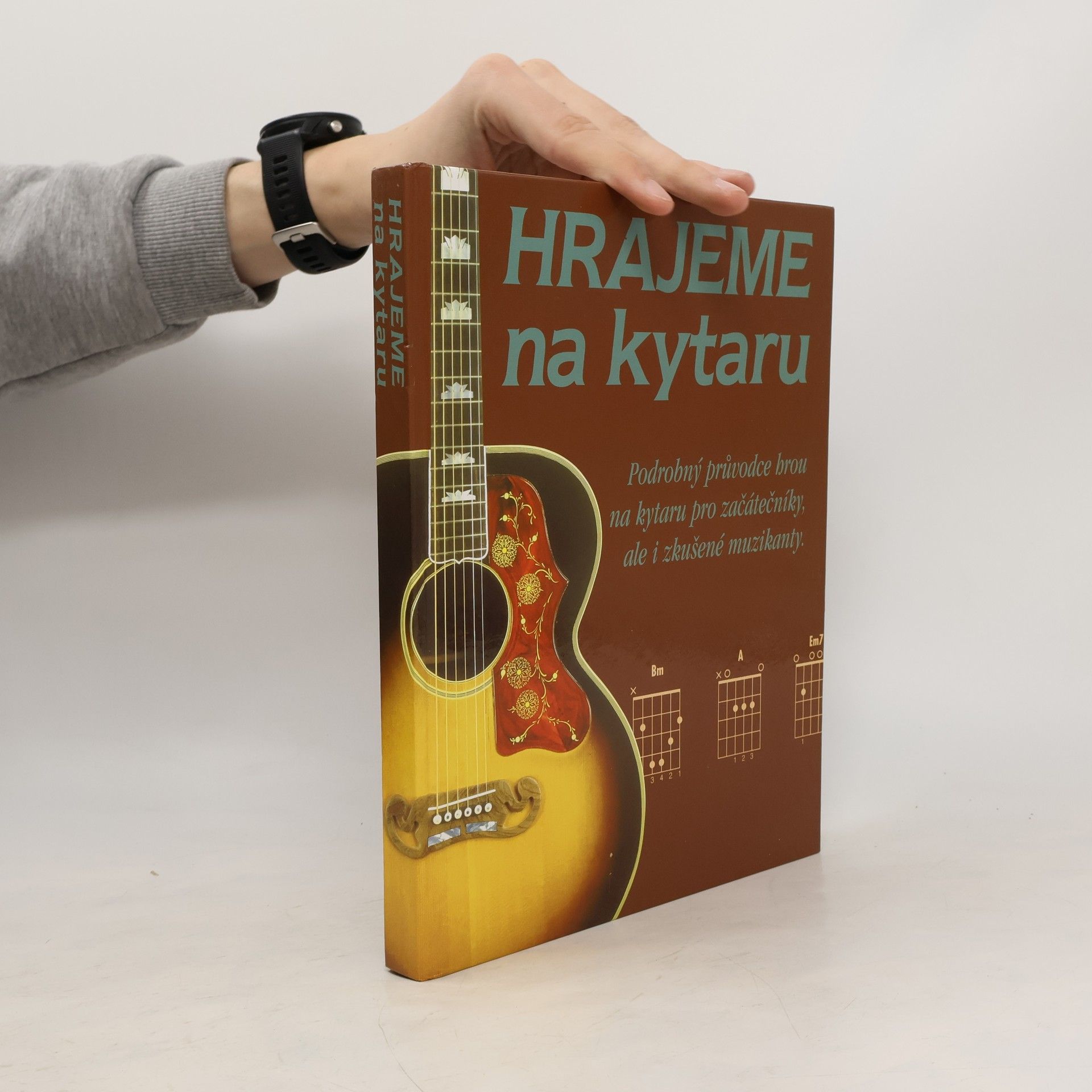 Pavel Dan Hrajeme na kytaru